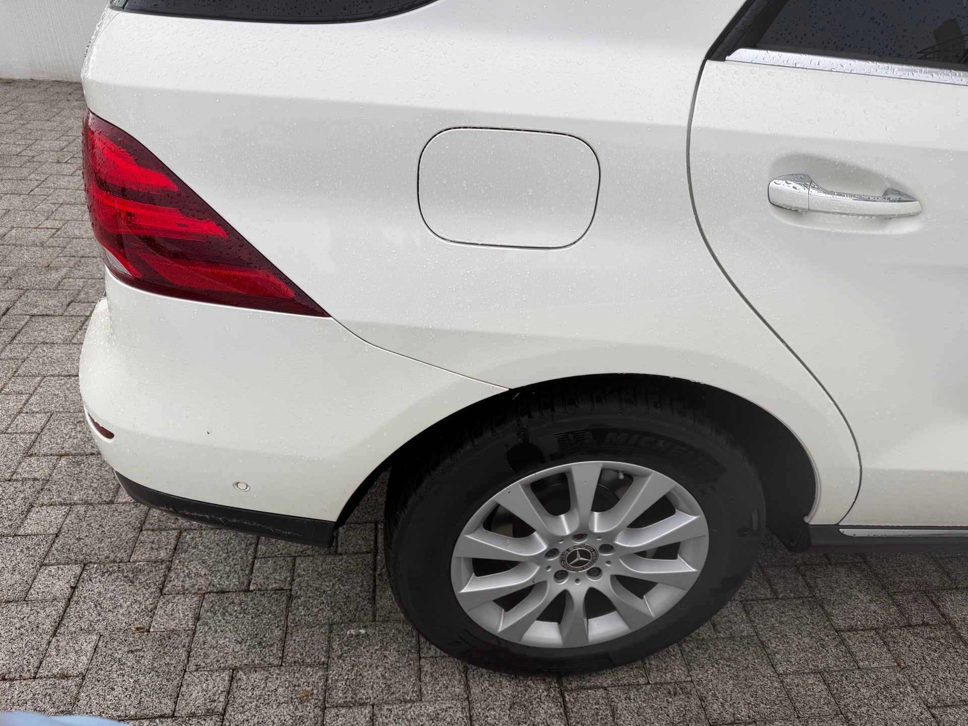 MERCEDES-BENZ GLE 350 d-image-3