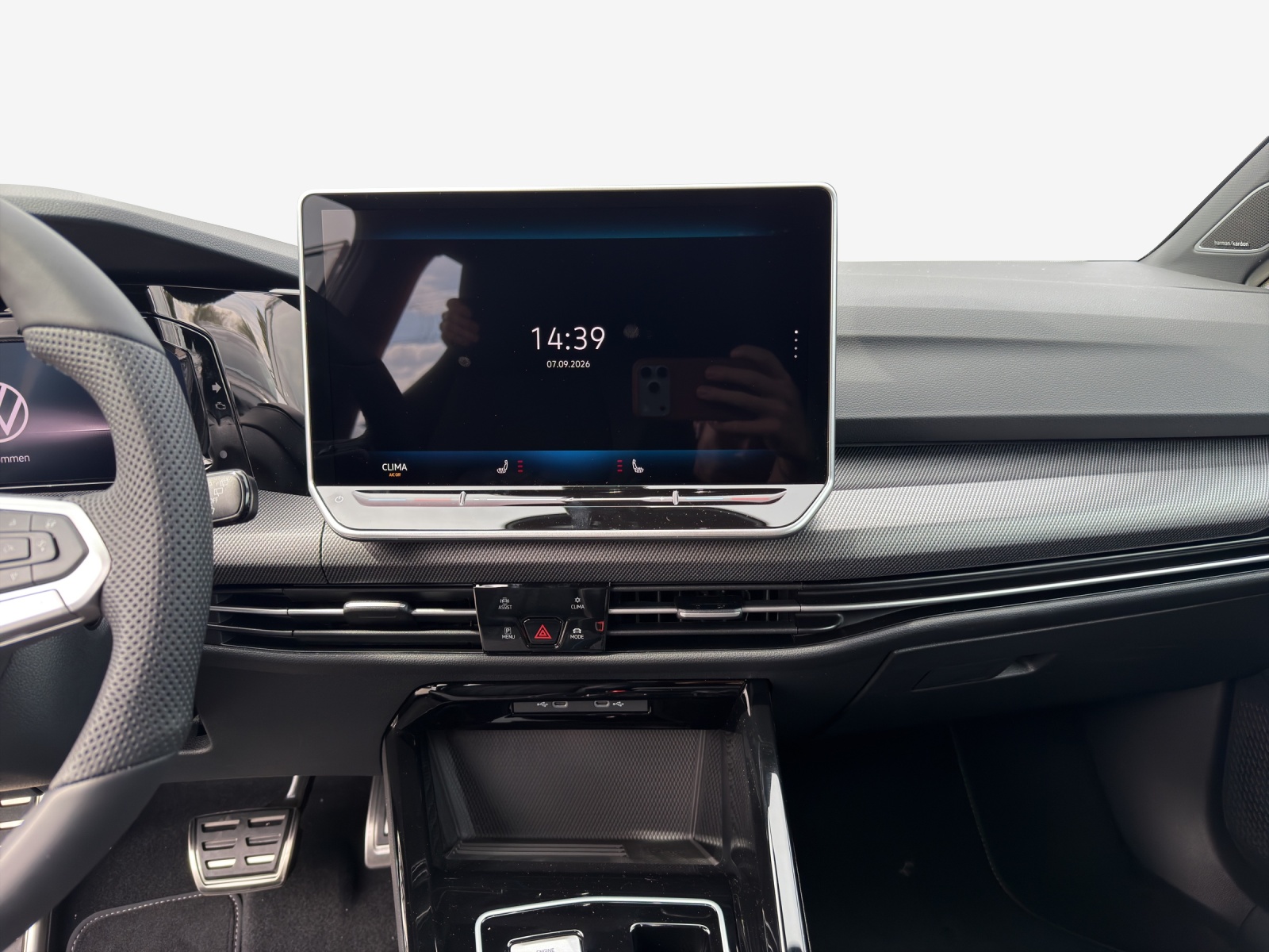 VW Golf Variant 2.0 TSI R-Line DSG 4 Motion-image-10