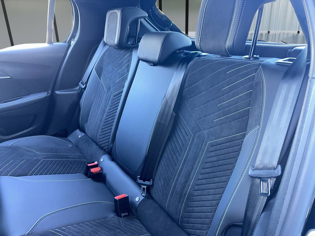 PEUGEOT 208 Elektrik 115kW GT-image-8