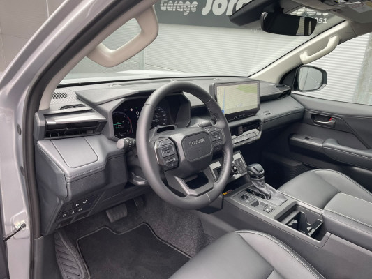TOYOTA Hilux 2.8d MH Style DC4x4-image-8