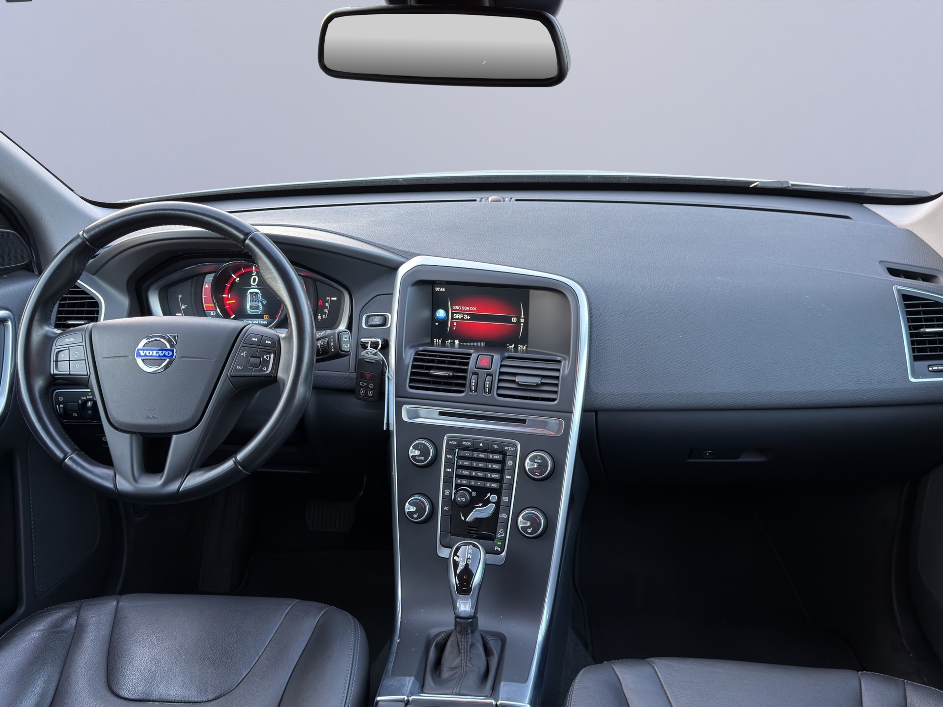 VOLVO XC60 D4 AWD Momentum Geartronic-image-8