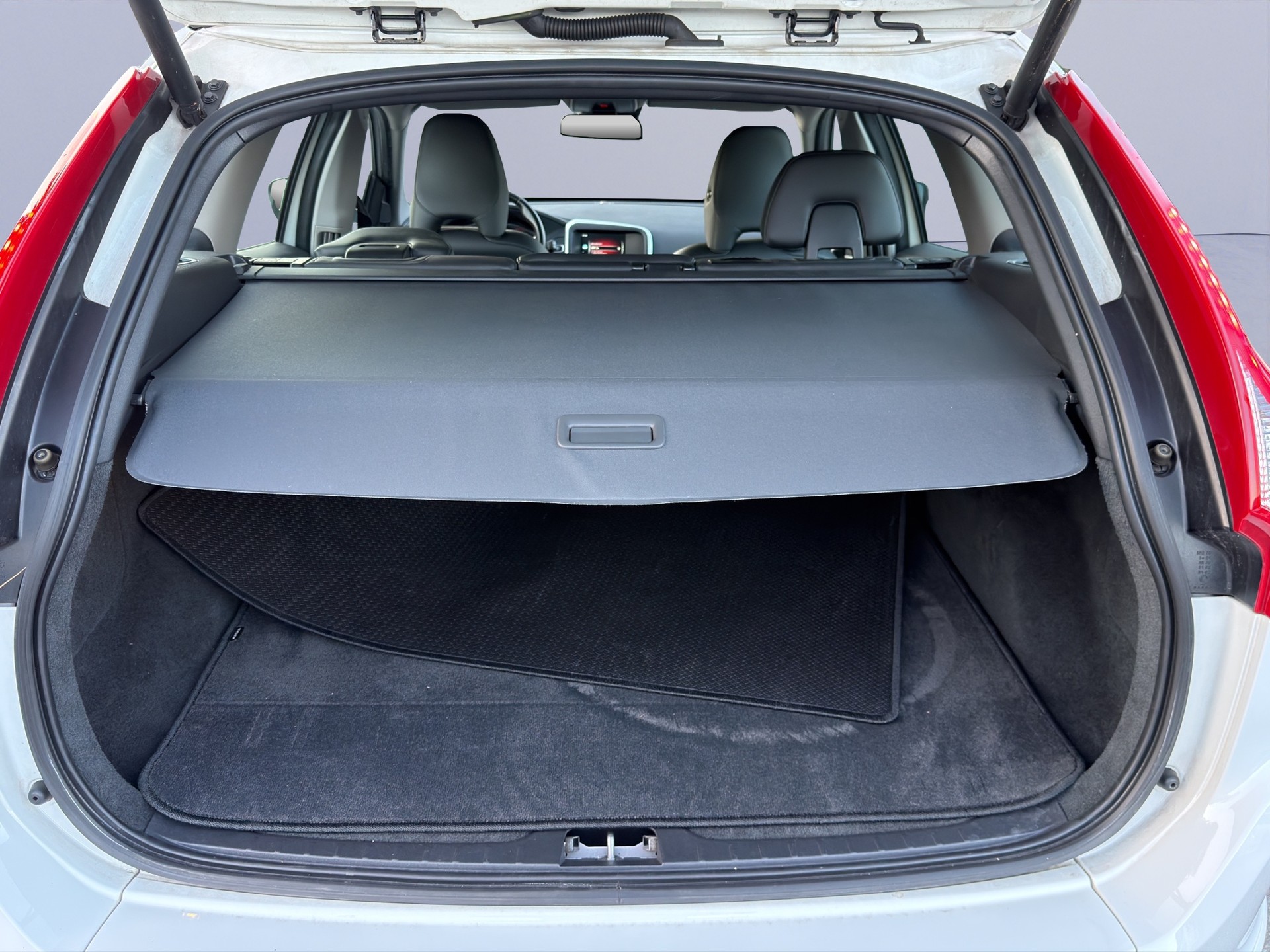 VOLVO XC60 D4 AWD Momentum Geartronic-image-11