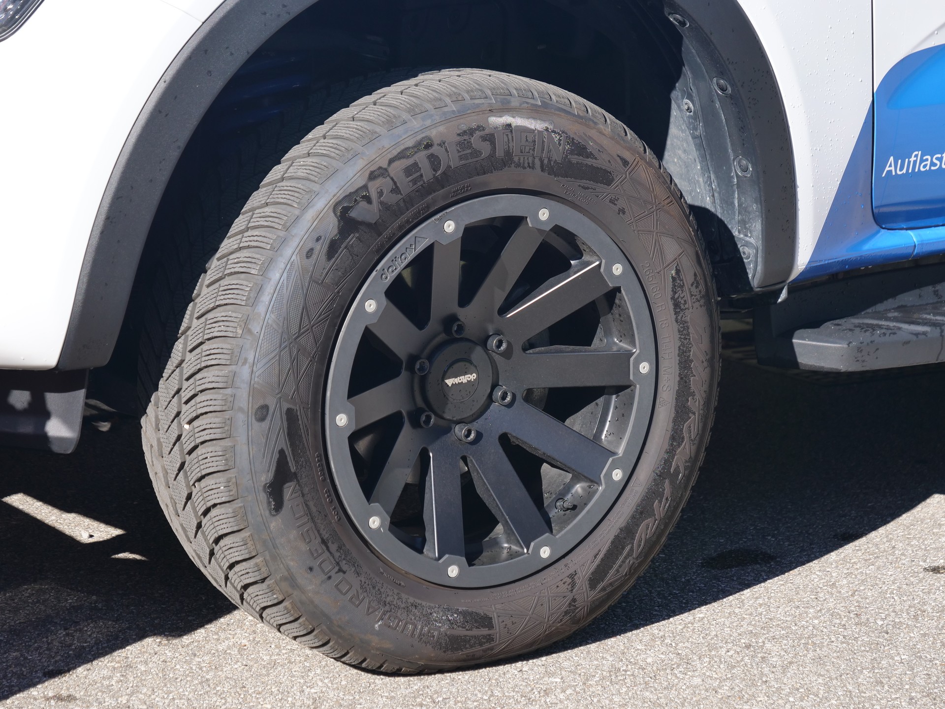 FORD Ranger inkl. Pflug und Streuer-image-5
