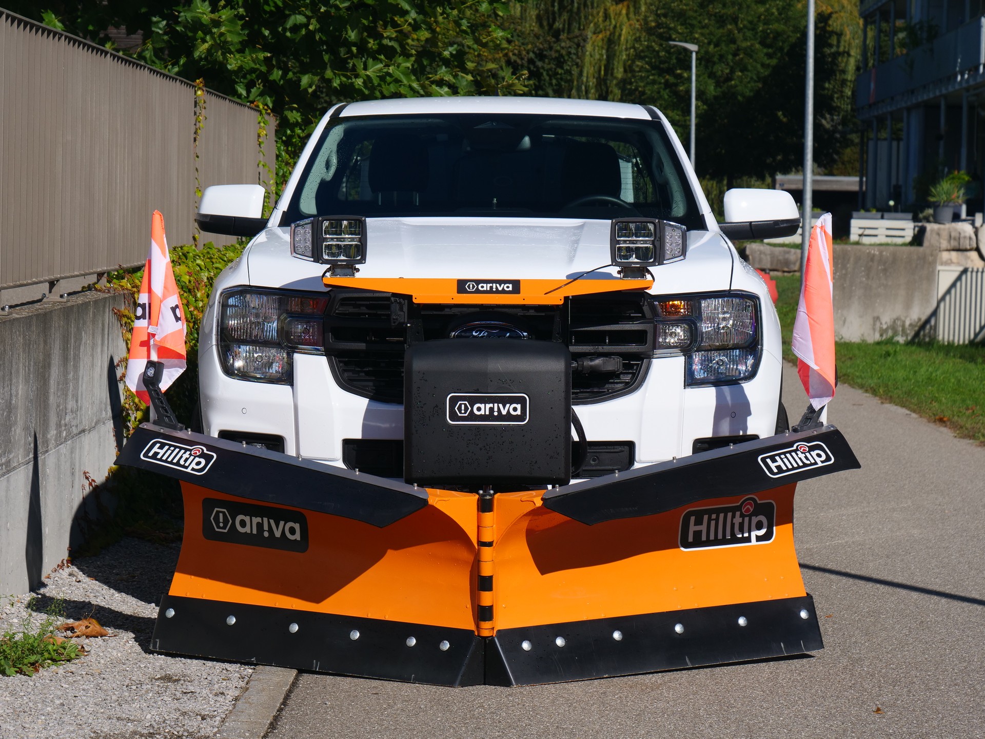 FORD Ranger inkl. Pflug und Streuer-image-2
