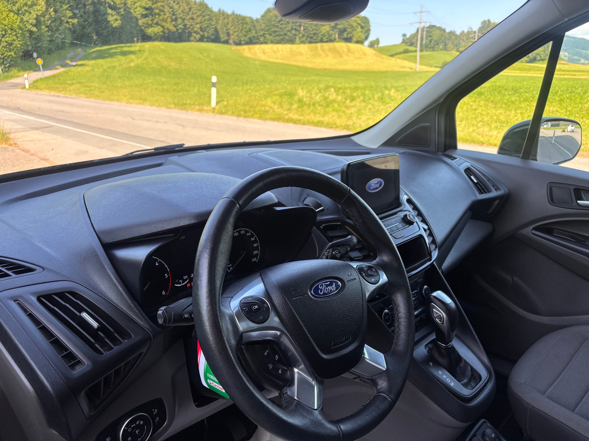 FORD Grand Tourneo Connect 1.5 EcoBlue Titanium Automat-image-4