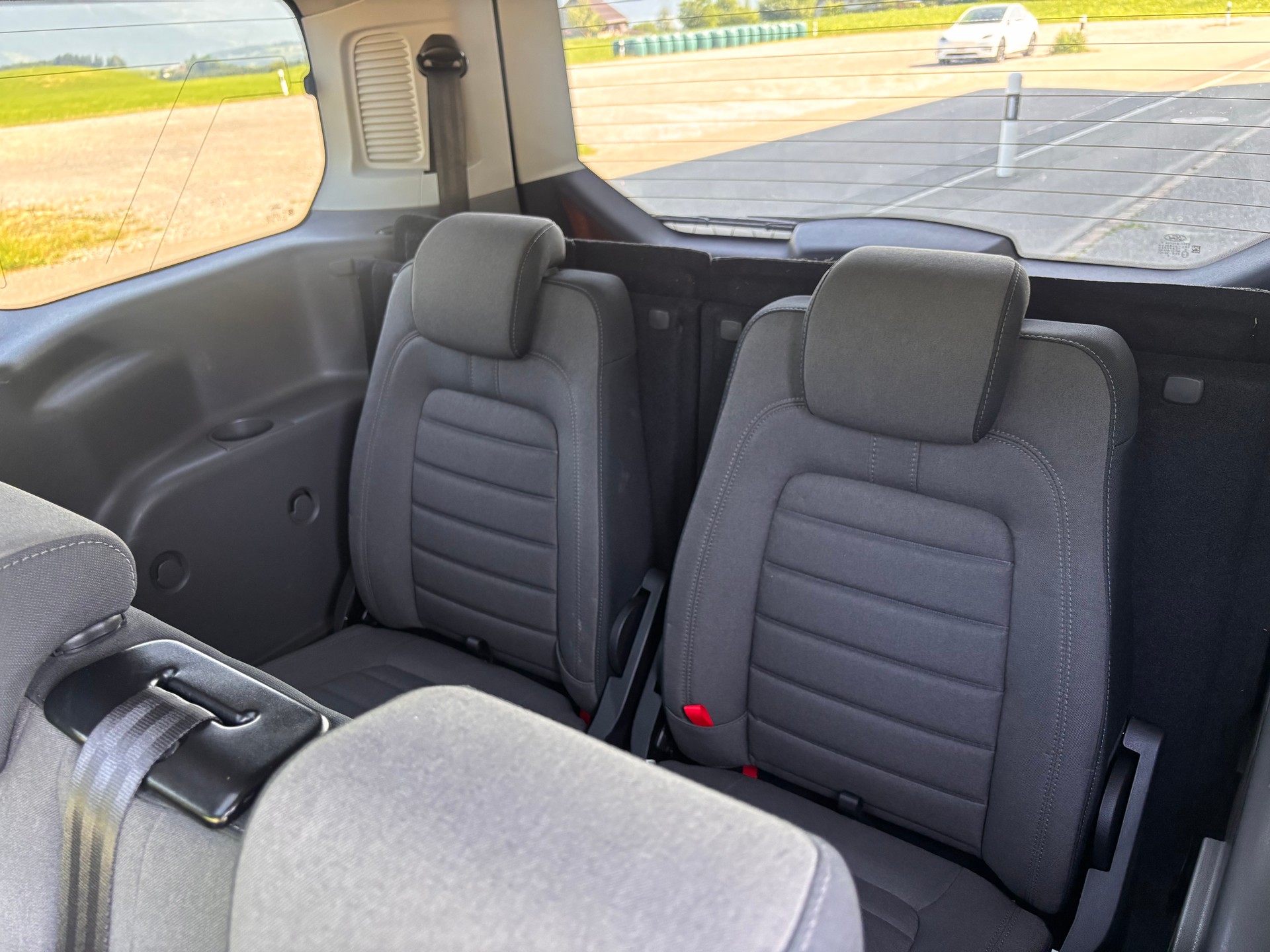 FORD Grand Tourneo Connect 1.5 EcoBlue Titanium Automat-image-7