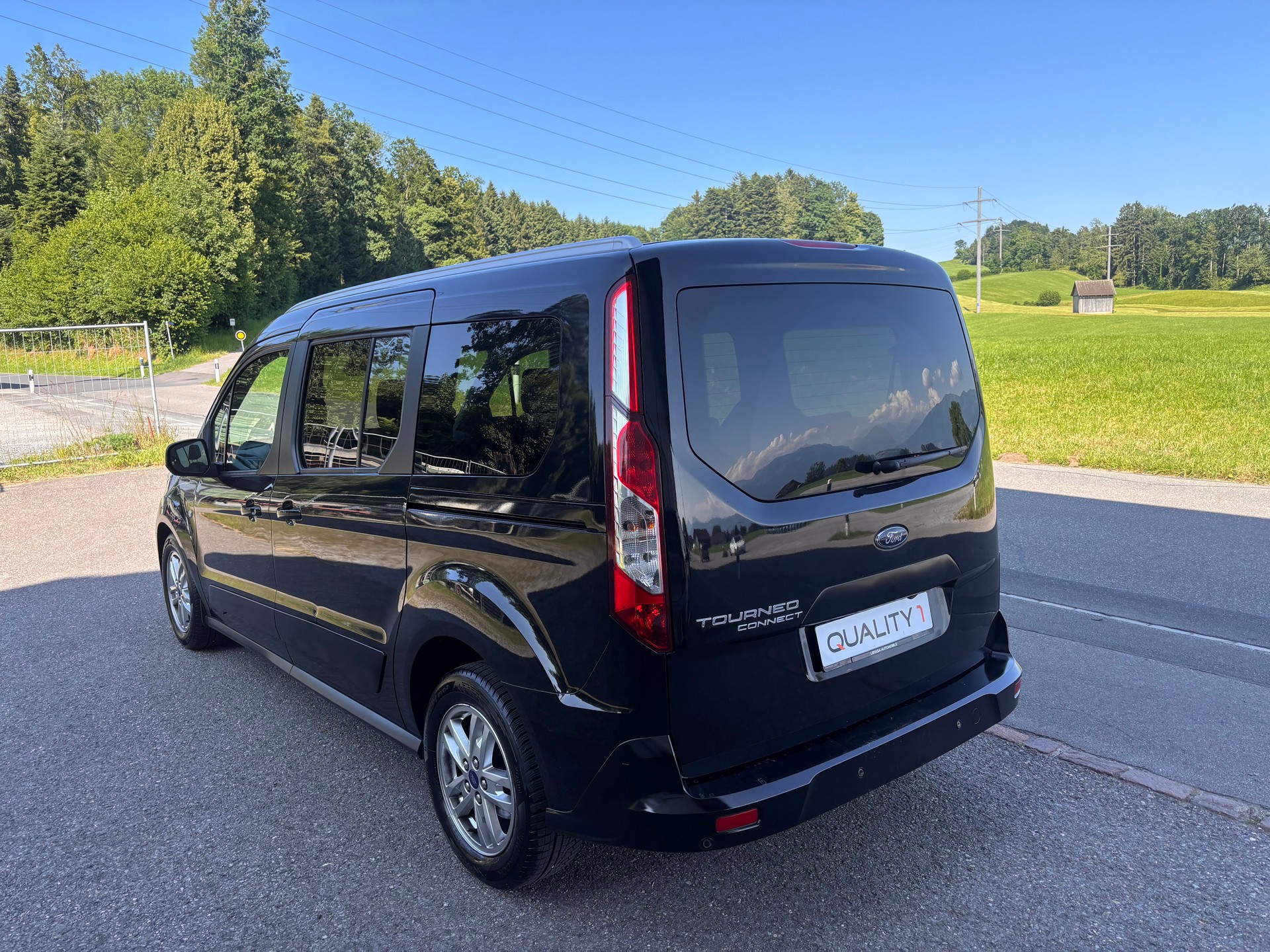 FORD Grand Tourneo Connect 1.5 EcoBlue Titanium Automat-image-2