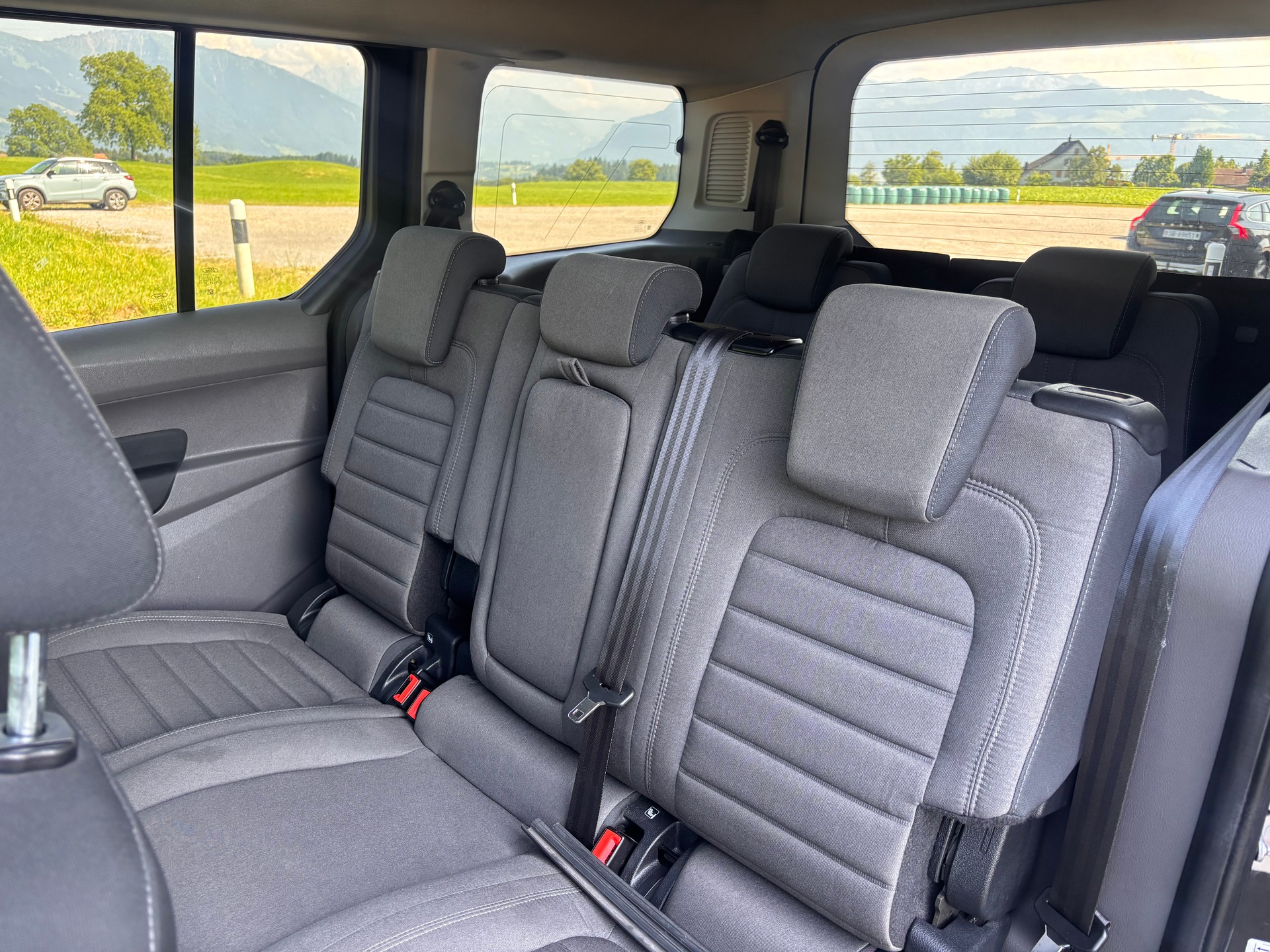 FORD Grand Tourneo Connect 1.5 EcoBlue Titanium Automat-image-6