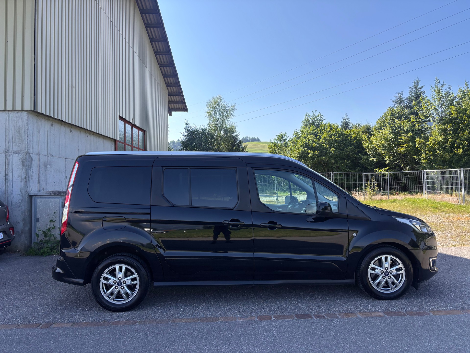 FORD Grand Tourneo Connect 1.5 EcoBlue Titanium Automat-image-1