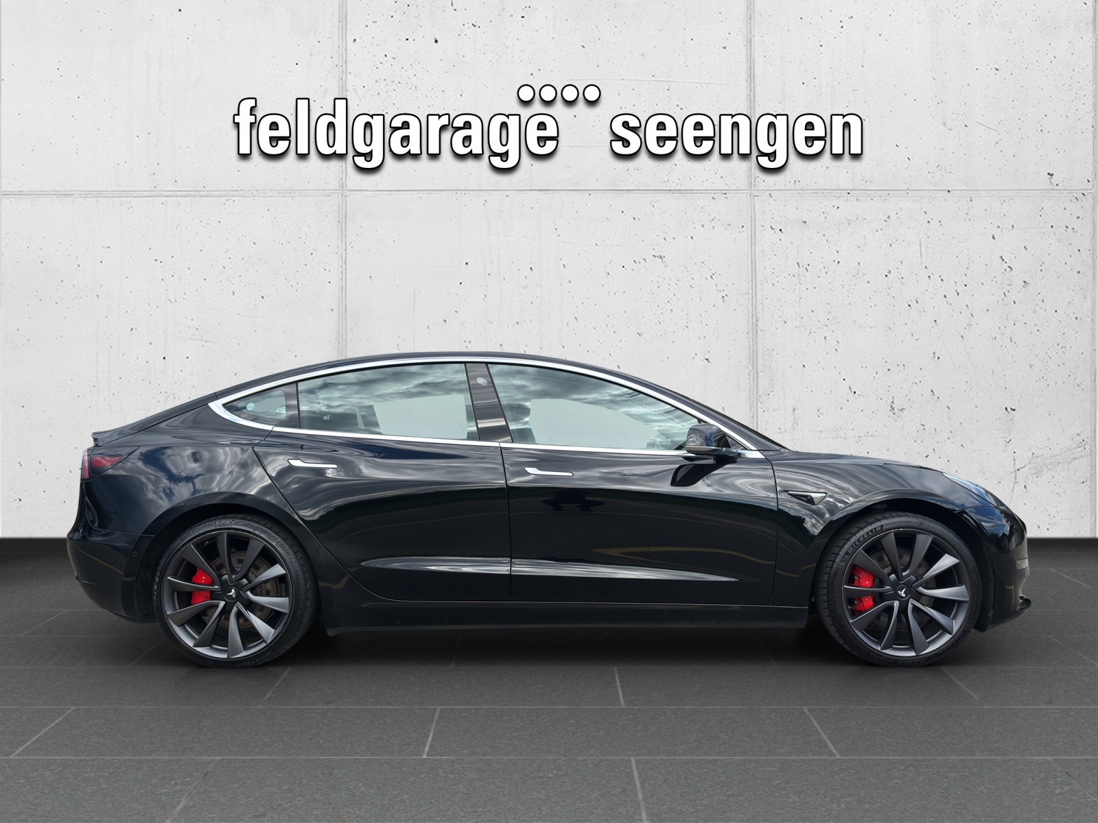 TESLA Model 3 Performance Dual Motor AWD mit Panorama-Glasdach, Assistenzsysteme für teilautonomes Fahren und Winterräder-image-3