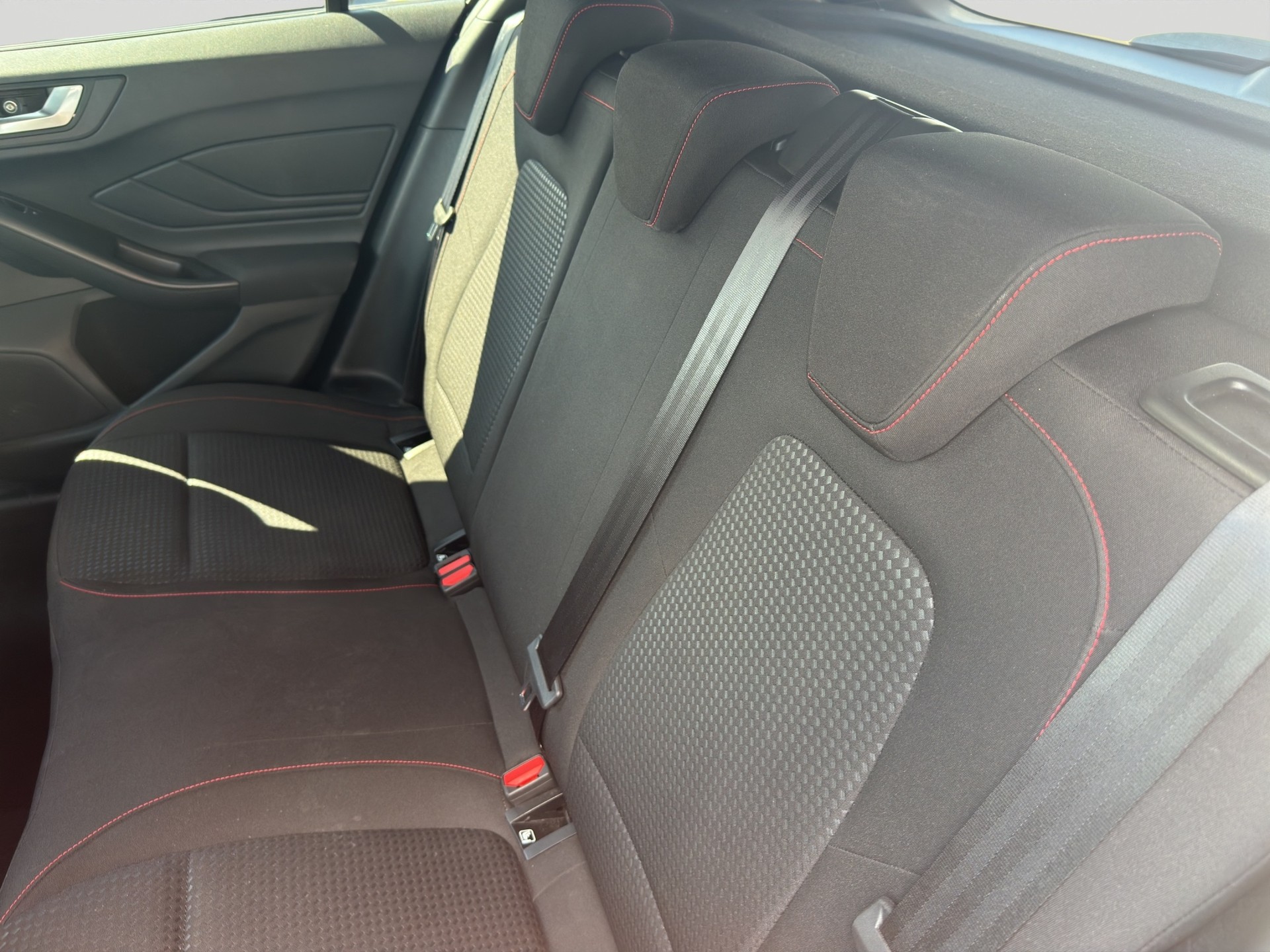 FORD Focus 1.5 TDCi EcoBlue ST-Line Automatic-image-8