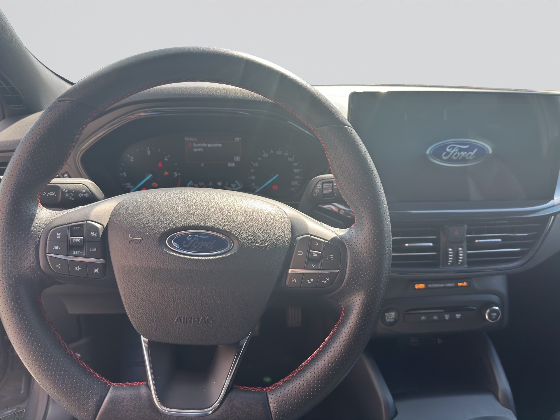 FORD Focus 1.5 TDCi EcoBlue ST-Line Automatic-image-10