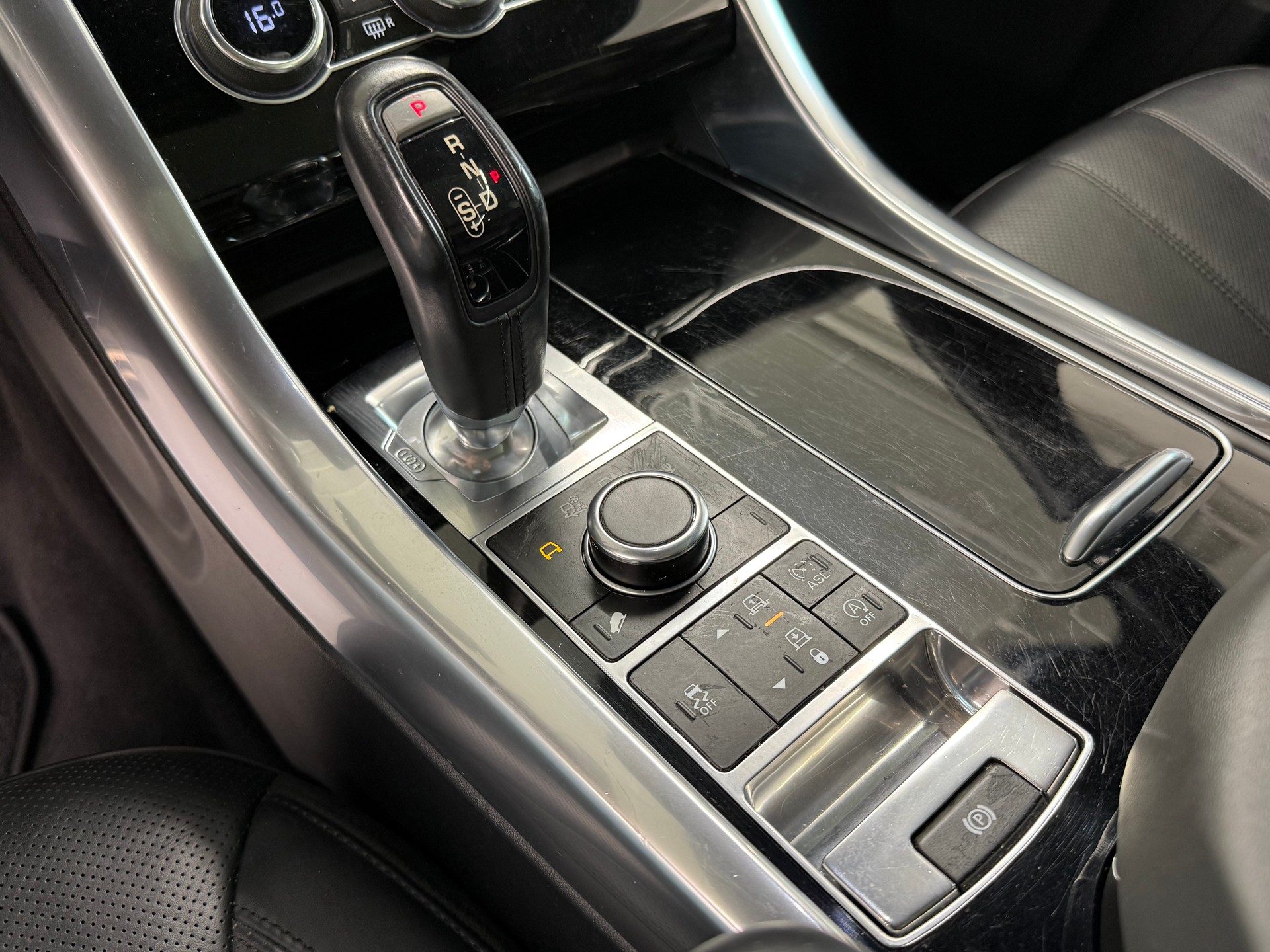 LAND ROVER Range Rover Sport 3.0 SDV6 Automatic-image-16