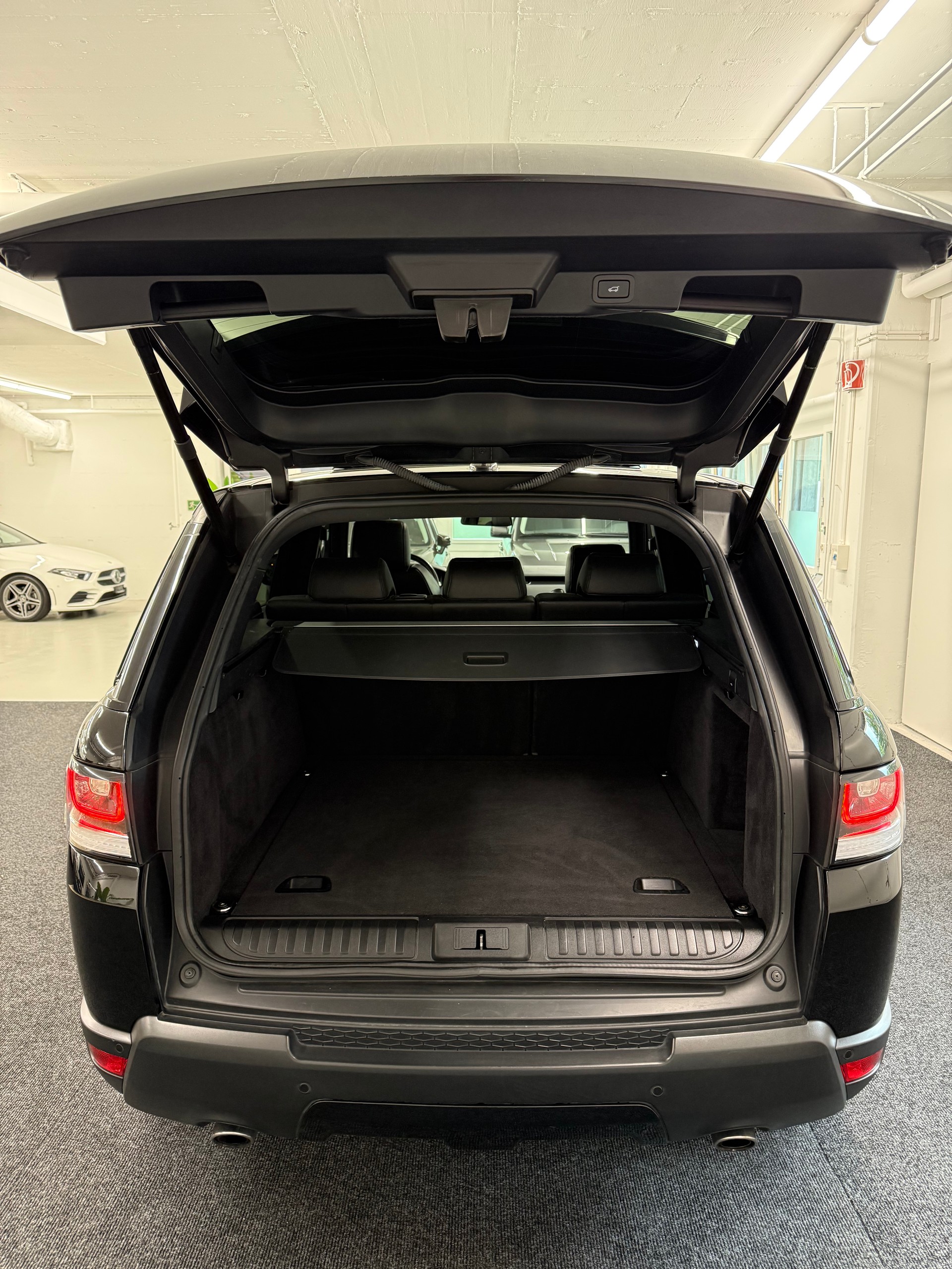 LAND ROVER Range Rover Sport 3.0 SDV6 Automatic-image-5