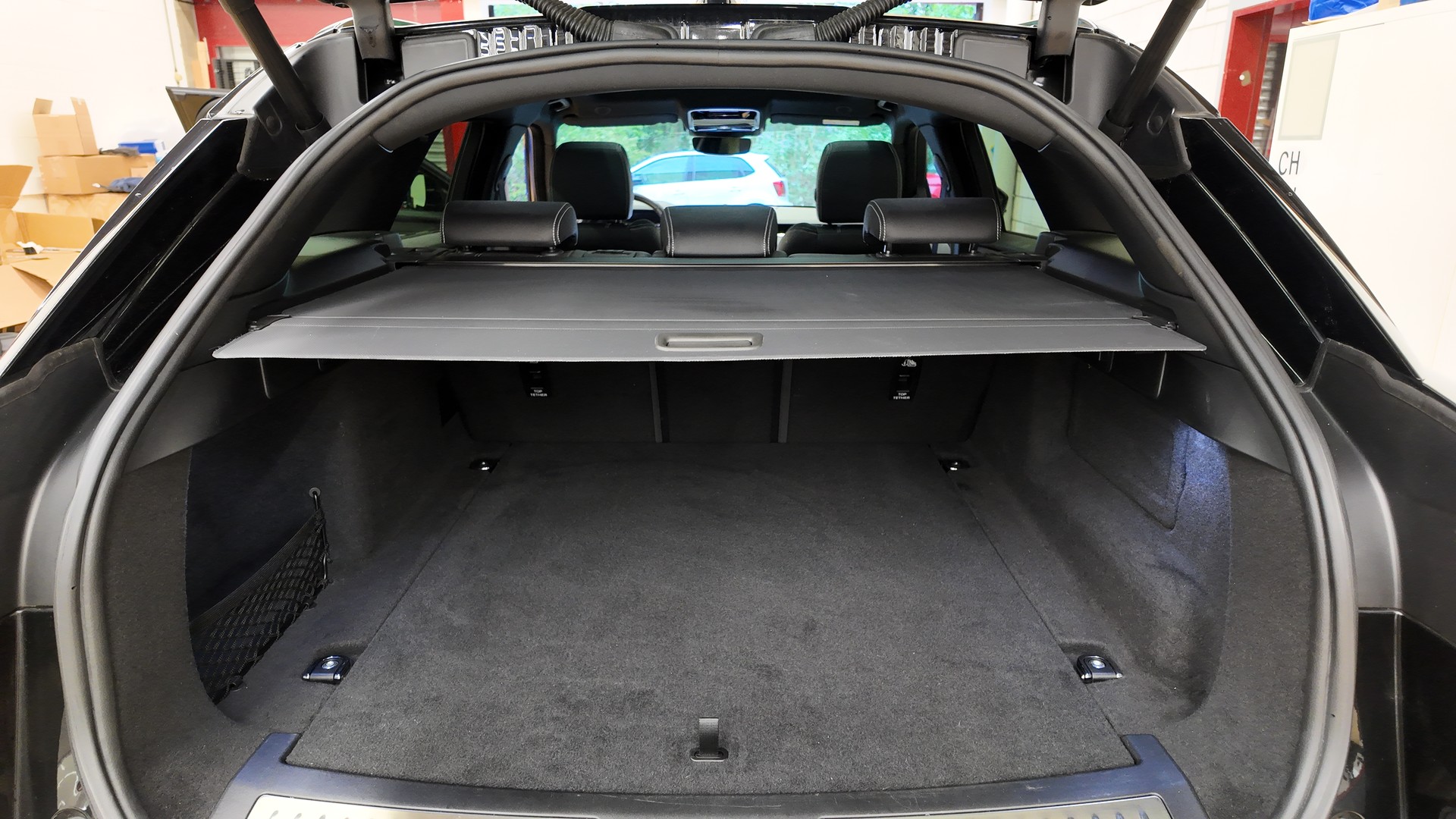 LAND ROVER Range Rover Velar 3.0 D I6 300 R-Dynamic SE-image-22
