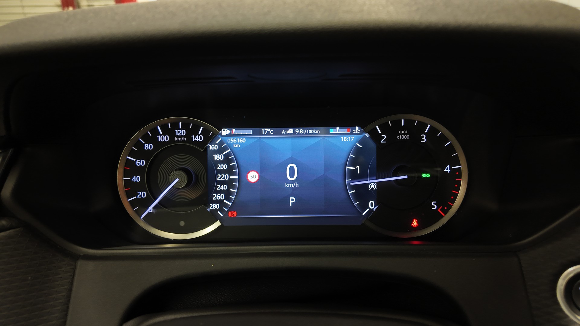 LAND ROVER Range Rover Velar 3.0 D I6 300 R-Dynamic SE-image-25