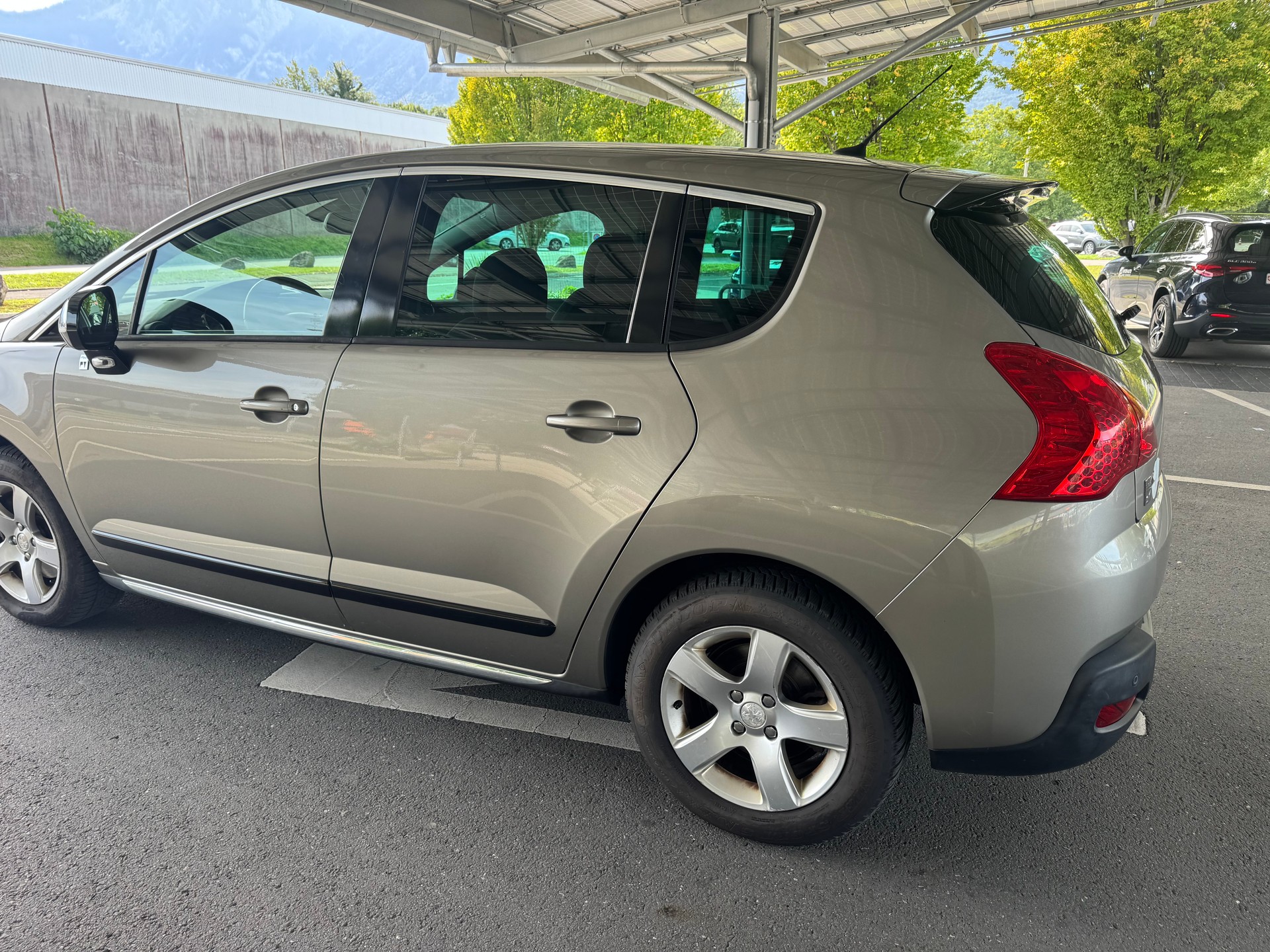 PEUGEOT 3008 HYbrid4 2.0 HDI EGS6-image-2