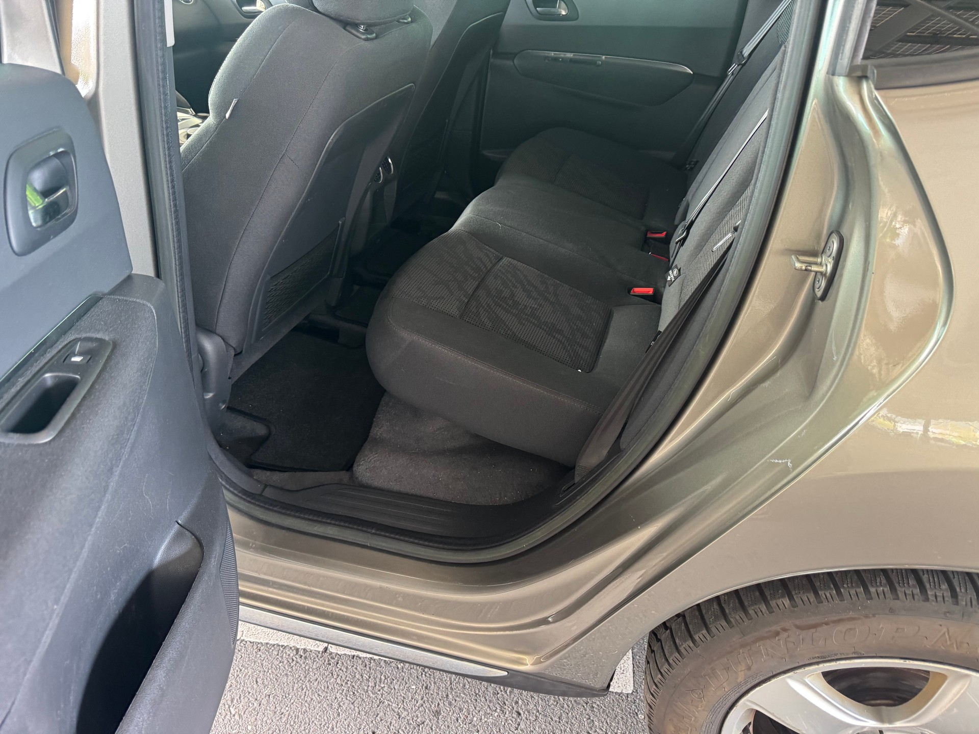PEUGEOT 3008 HYbrid4 2.0 HDI EGS6-image-8