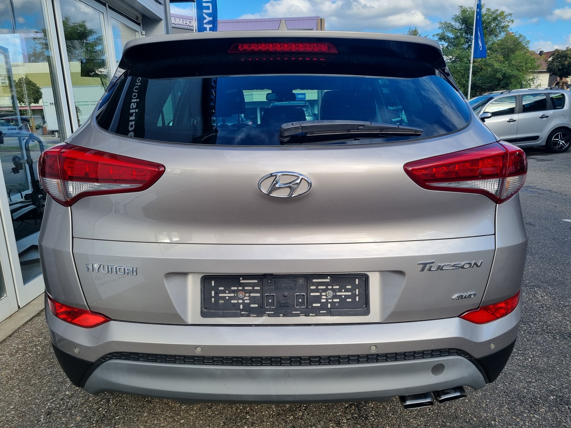 HYUNDAI Tucson 2.0 CRDI Plena 4WD Automatic-image-5