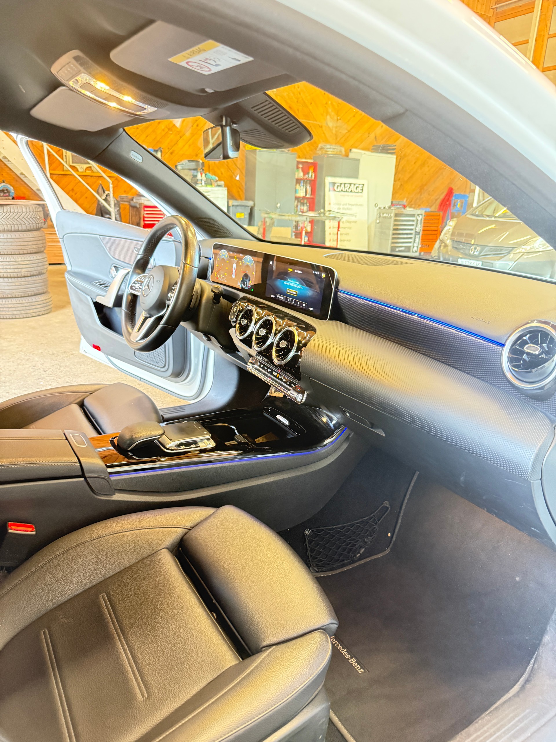 MERCEDES-BENZ A 180 d-image-13