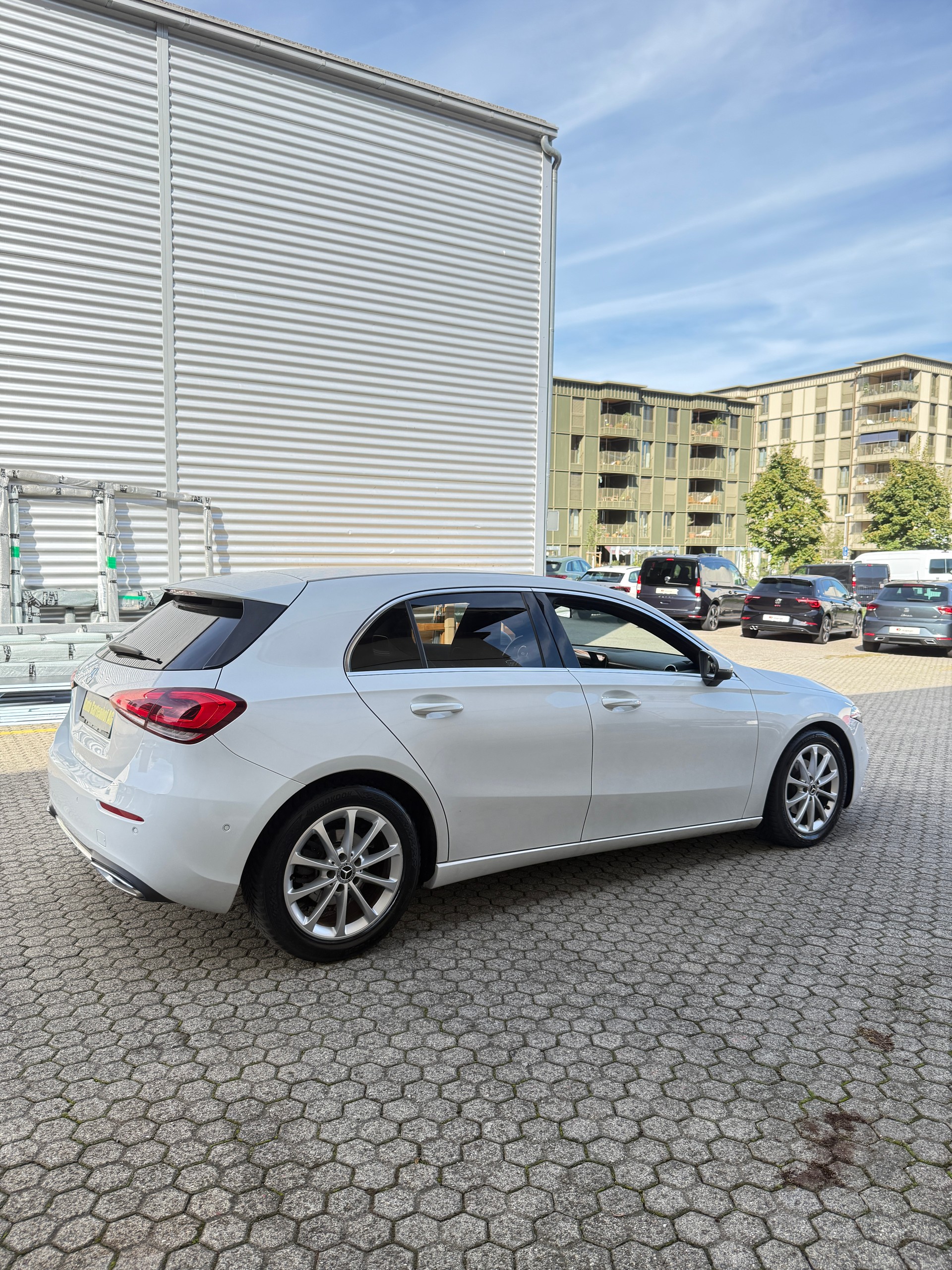 MERCEDES-BENZ A 180 d-image-2