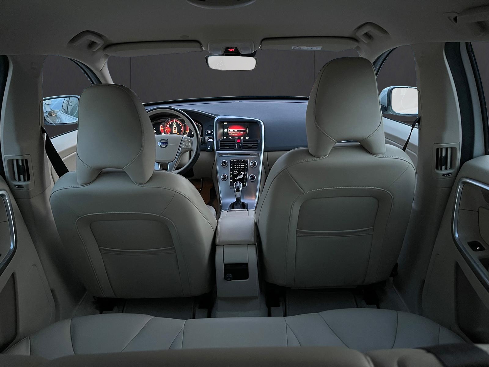 VOLVO XC60 T5 Summum Geartronic-image-15