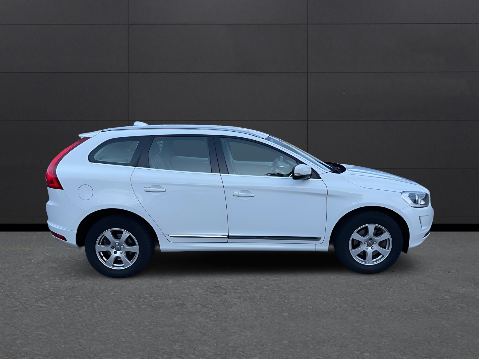 VOLVO XC60 T5 Summum Geartronic-image-4