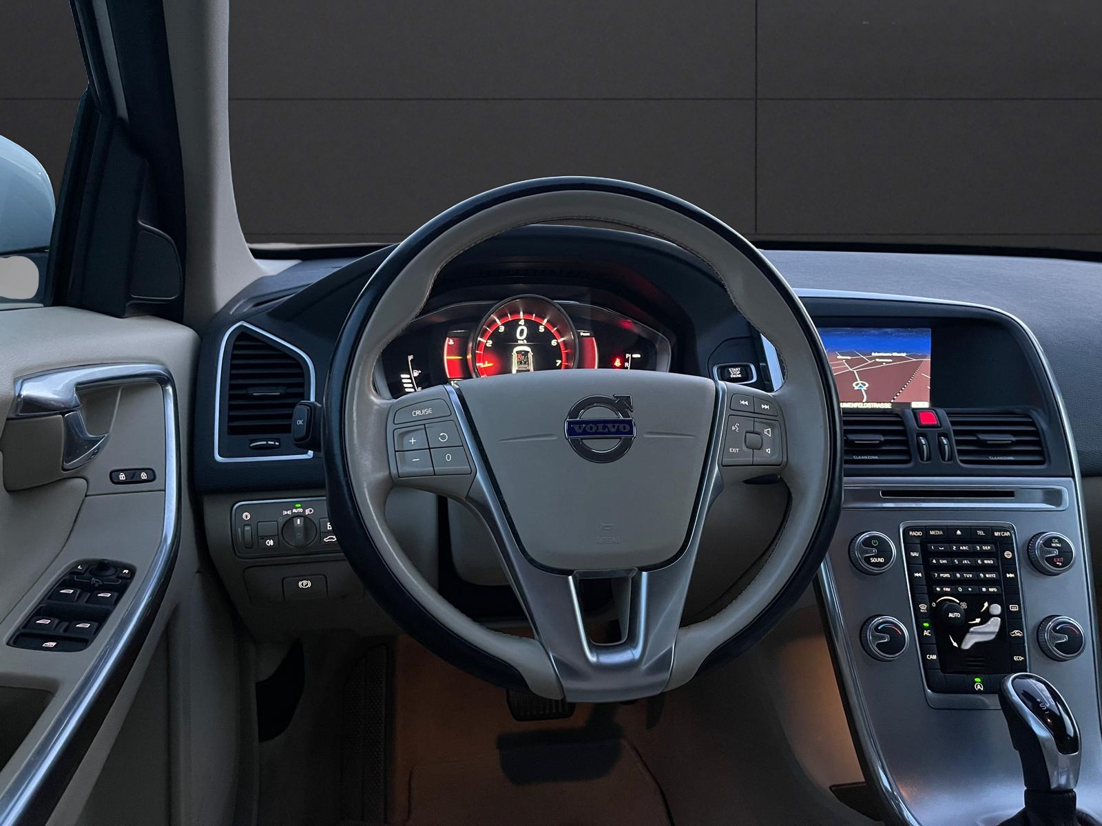VOLVO XC60 T5 Summum Geartronic-image-18