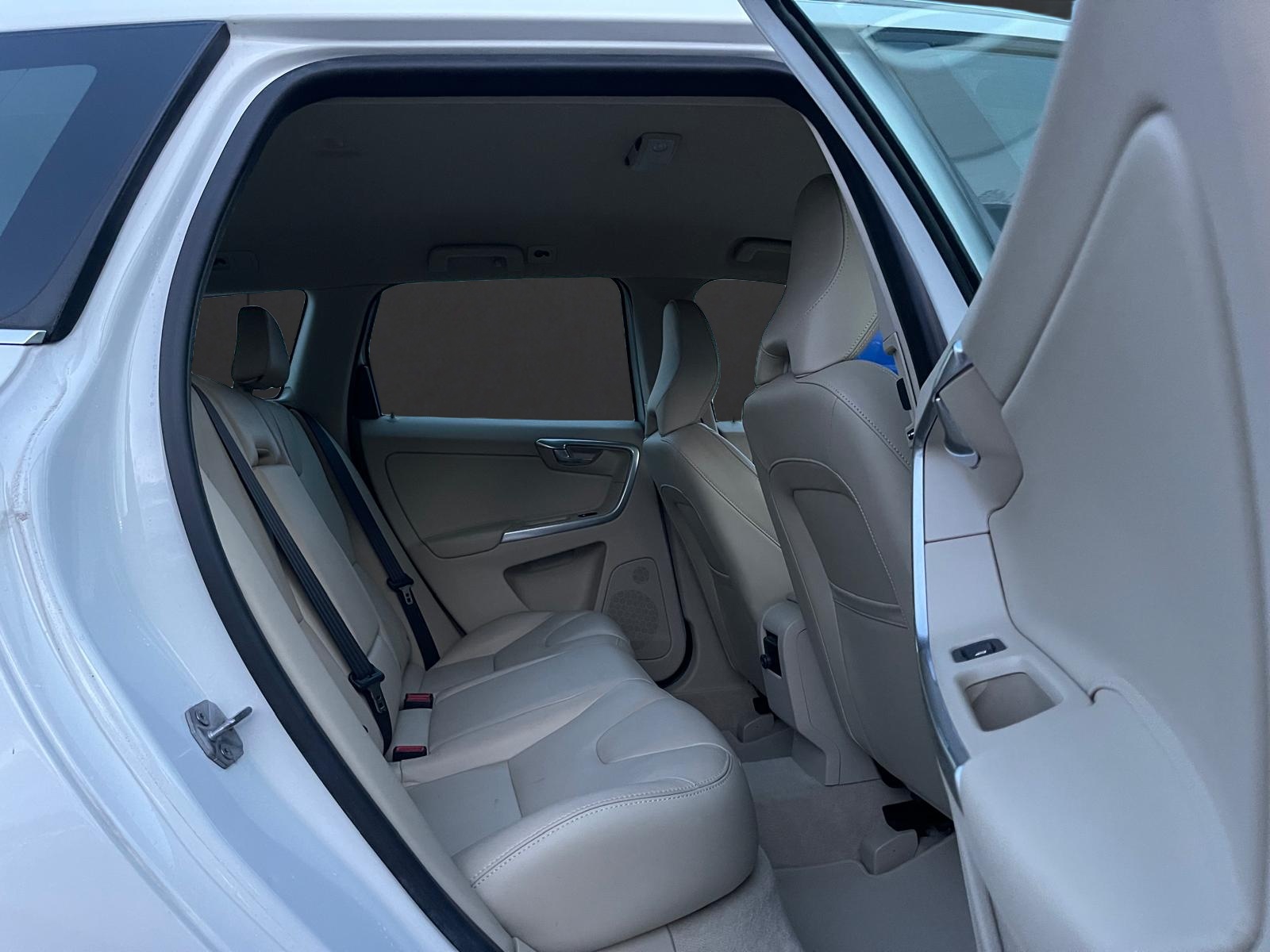 VOLVO XC60 T5 Summum Geartronic-image-14