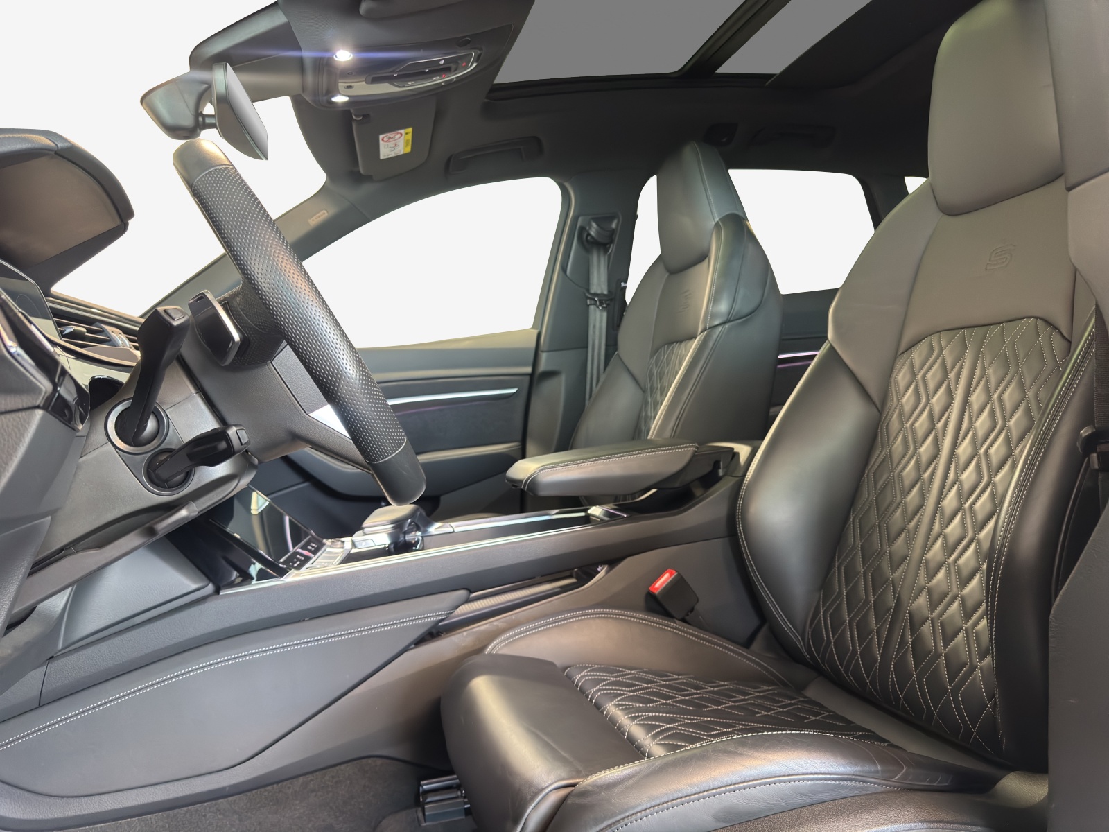 AUDI e-tron 55 S Line Black Edition quattro-image-8
