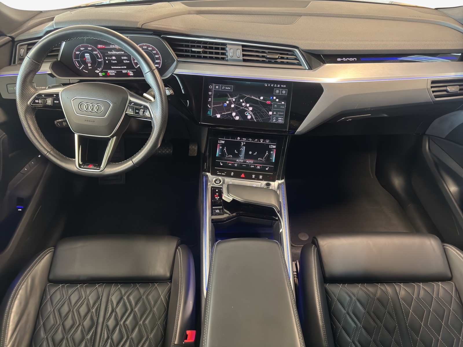 AUDI e-tron 55 S Line Black Edition quattro-image-9