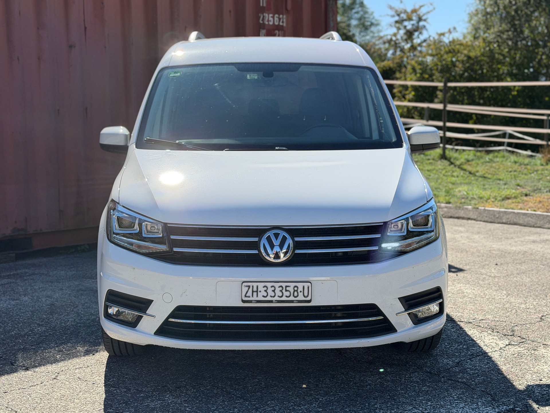 VW Caddy 2.0 TDI 102 Generat. Four DSG-image-4