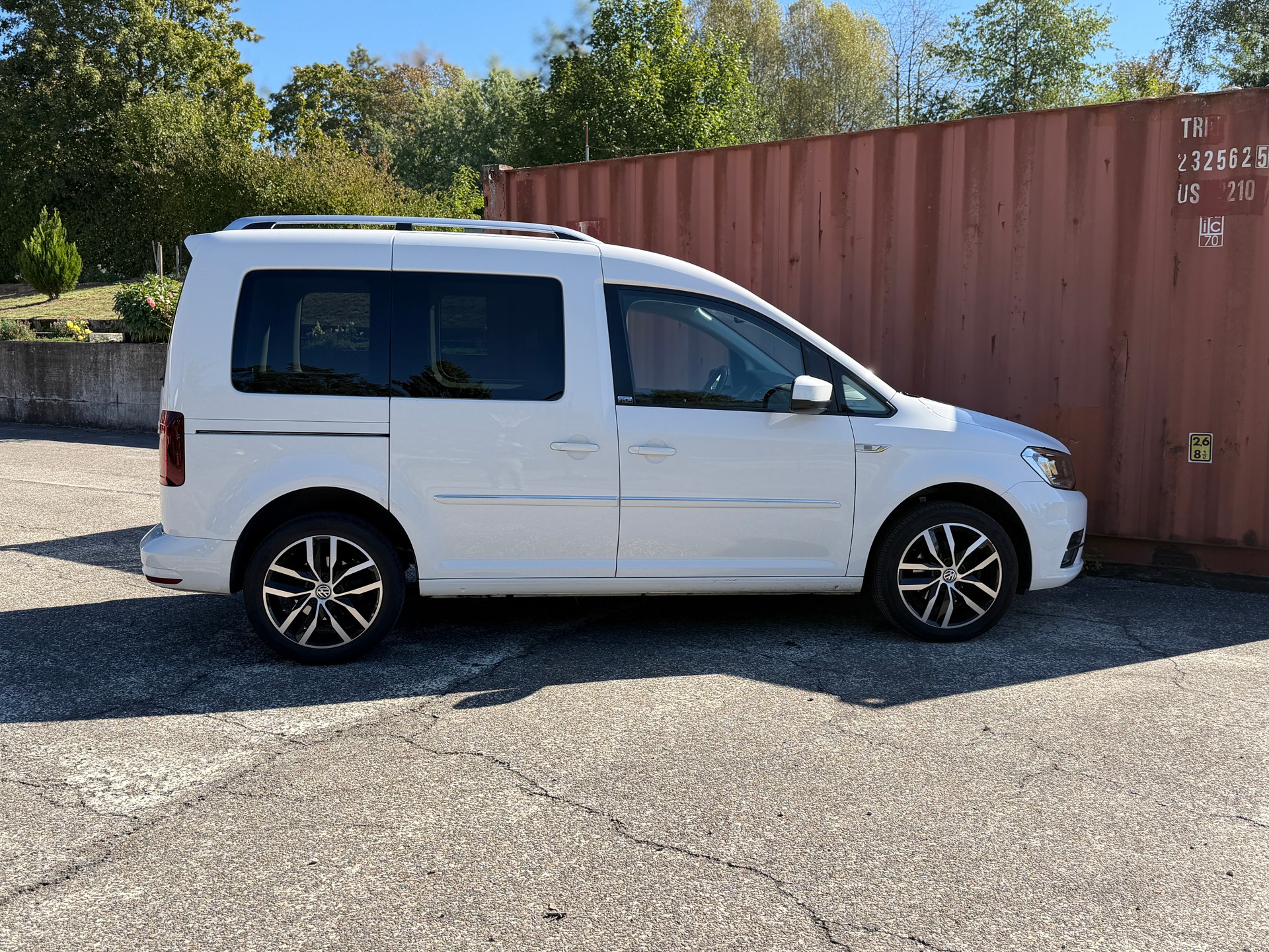 VW Caddy 2.0 TDI 102 Generat. Four DSG-image-7