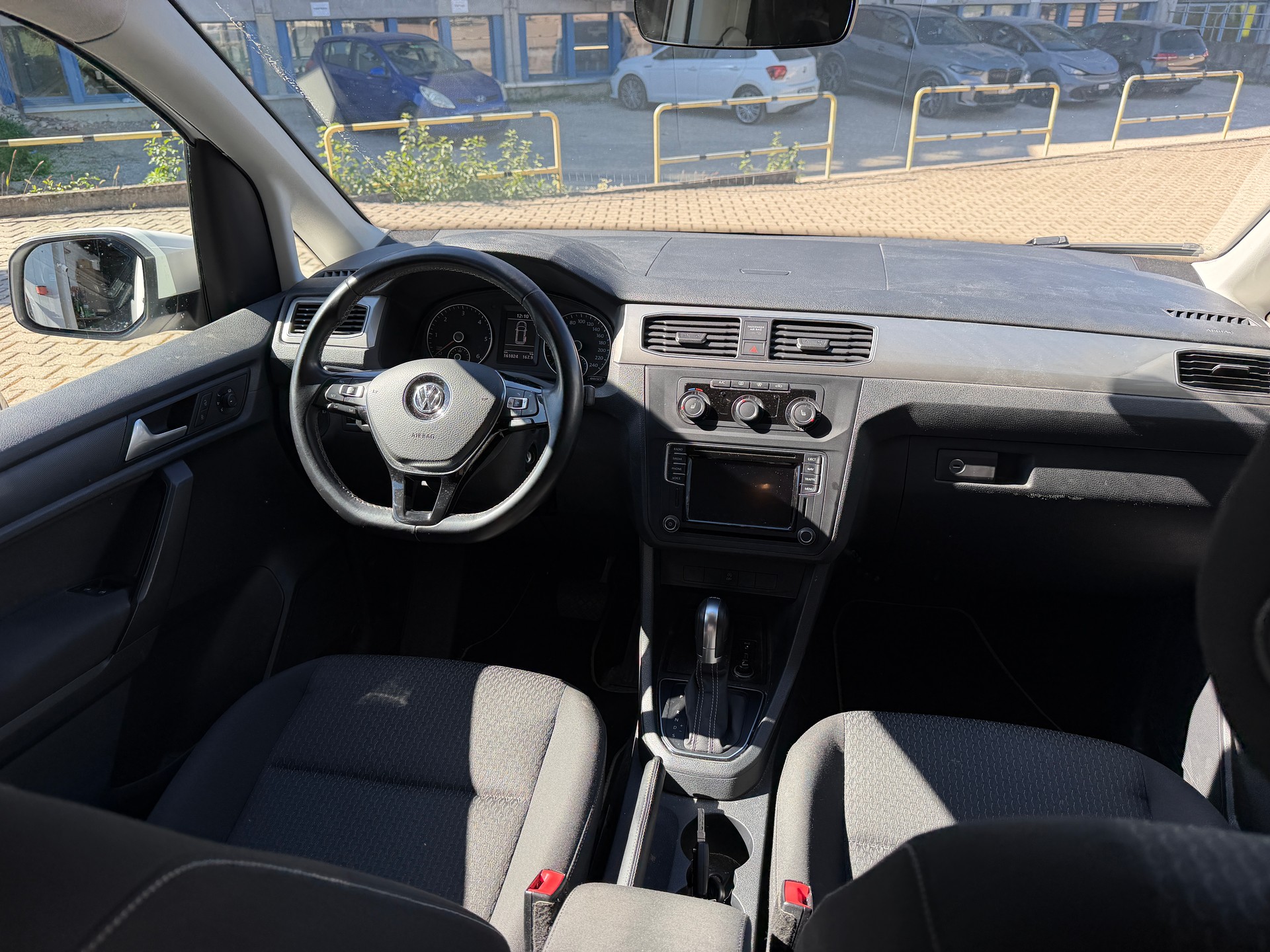 VW Caddy 2.0 TDI 102 Generat. Four DSG-image-9