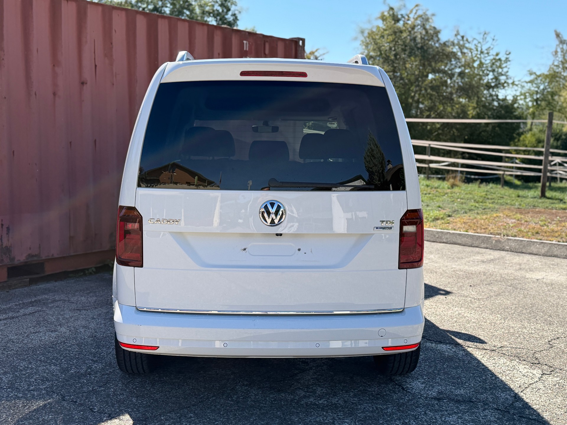 VW Caddy 2.0 TDI 102 Generat. Four DSG-image-5