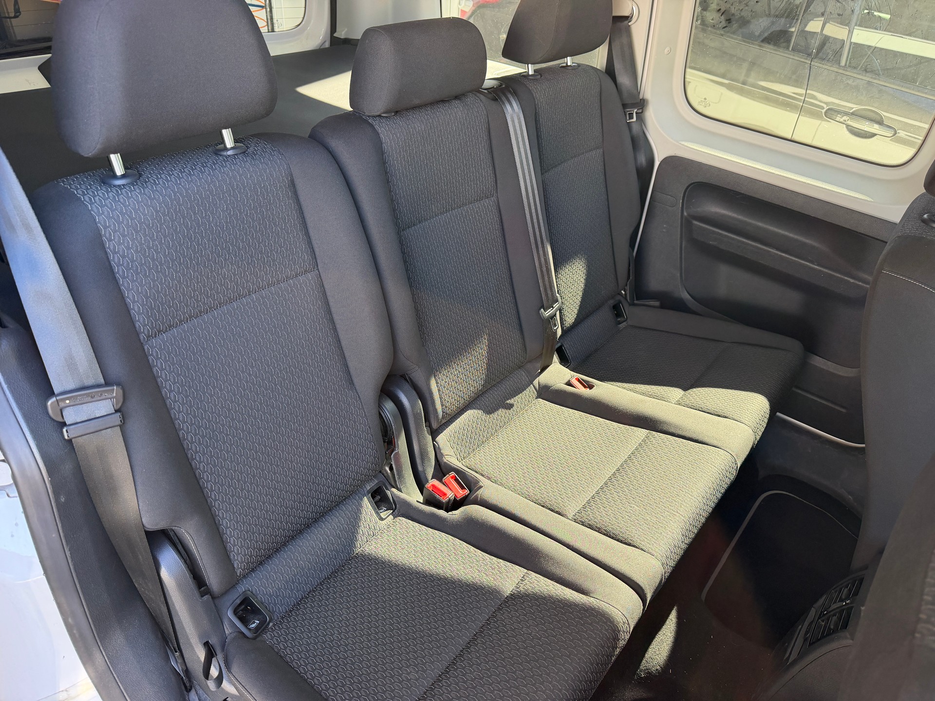 VW Caddy 2.0 TDI 102 Generat. Four DSG-image-12