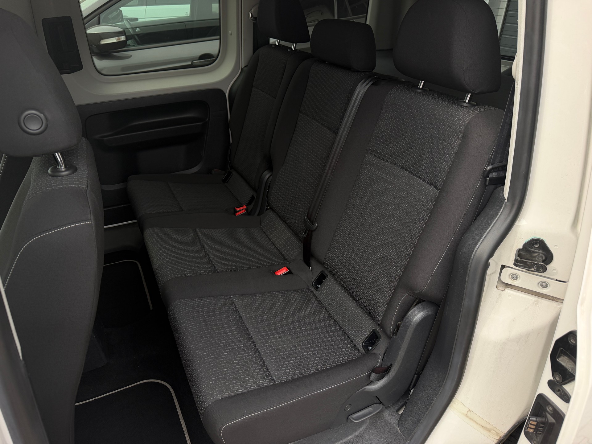VW Caddy 2.0 TDI 102 Generat. Four DSG-image-13