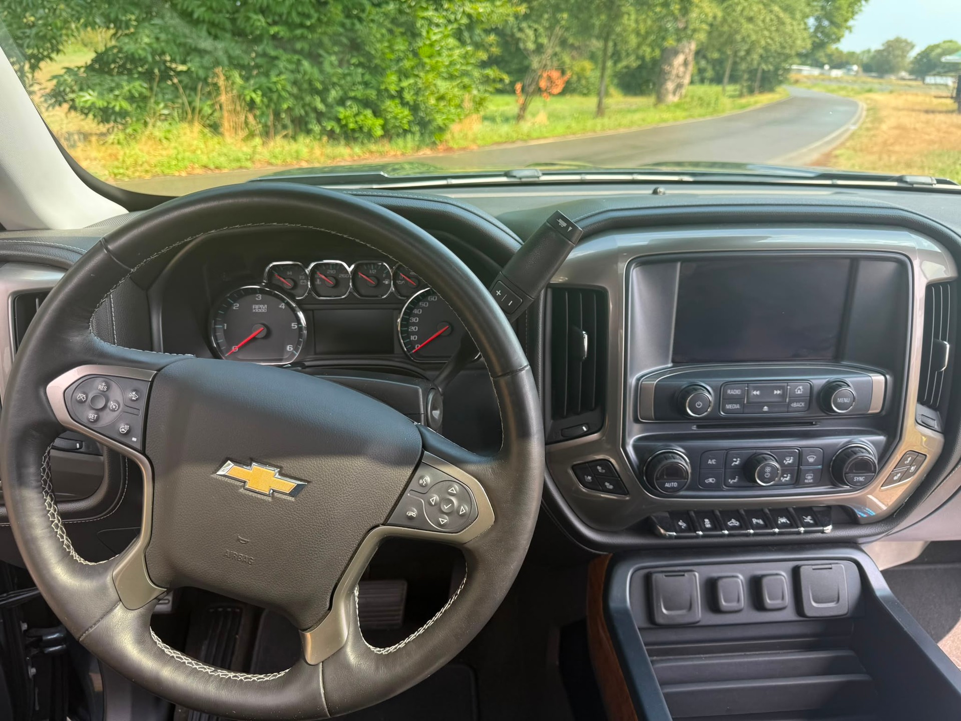 CHEVROLET Silverado-image-13