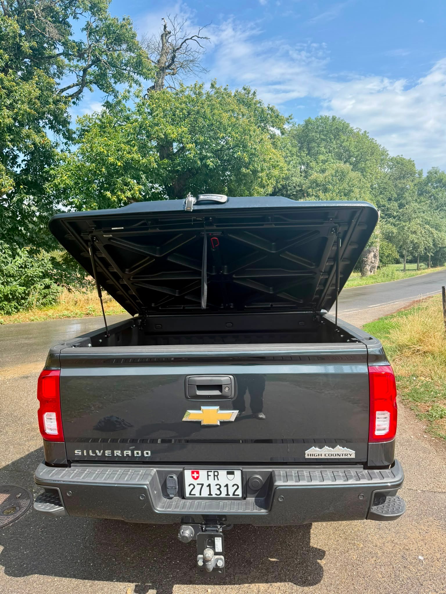 CHEVROLET Silverado-image-3