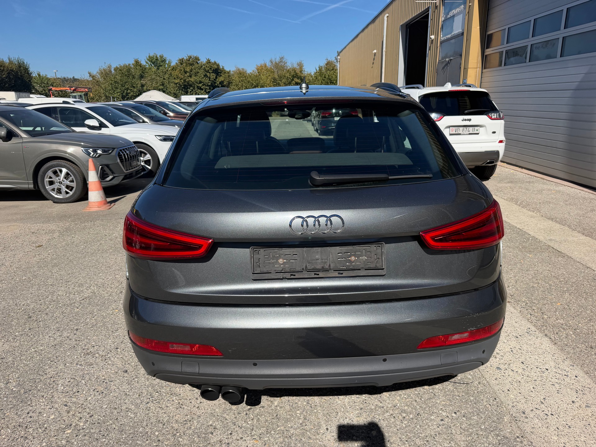 AUDI Q3 2.0 TFSI quattro S-tronic-image-6