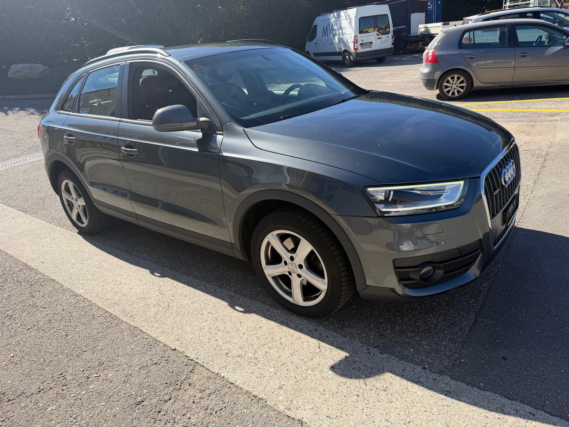 AUDI Q3 2.0 TFSI quattro S-tronic-image-4