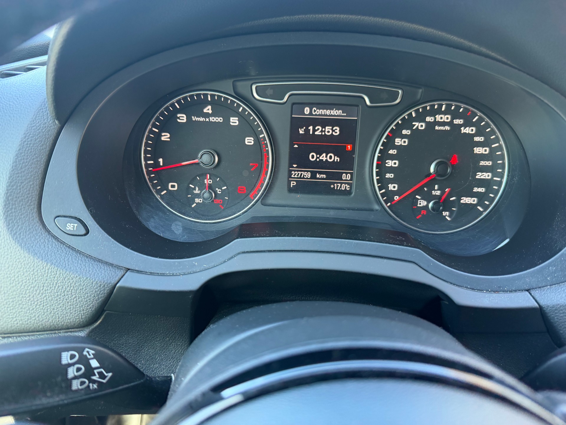 AUDI Q3 2.0 TFSI quattro S-tronic-image-12