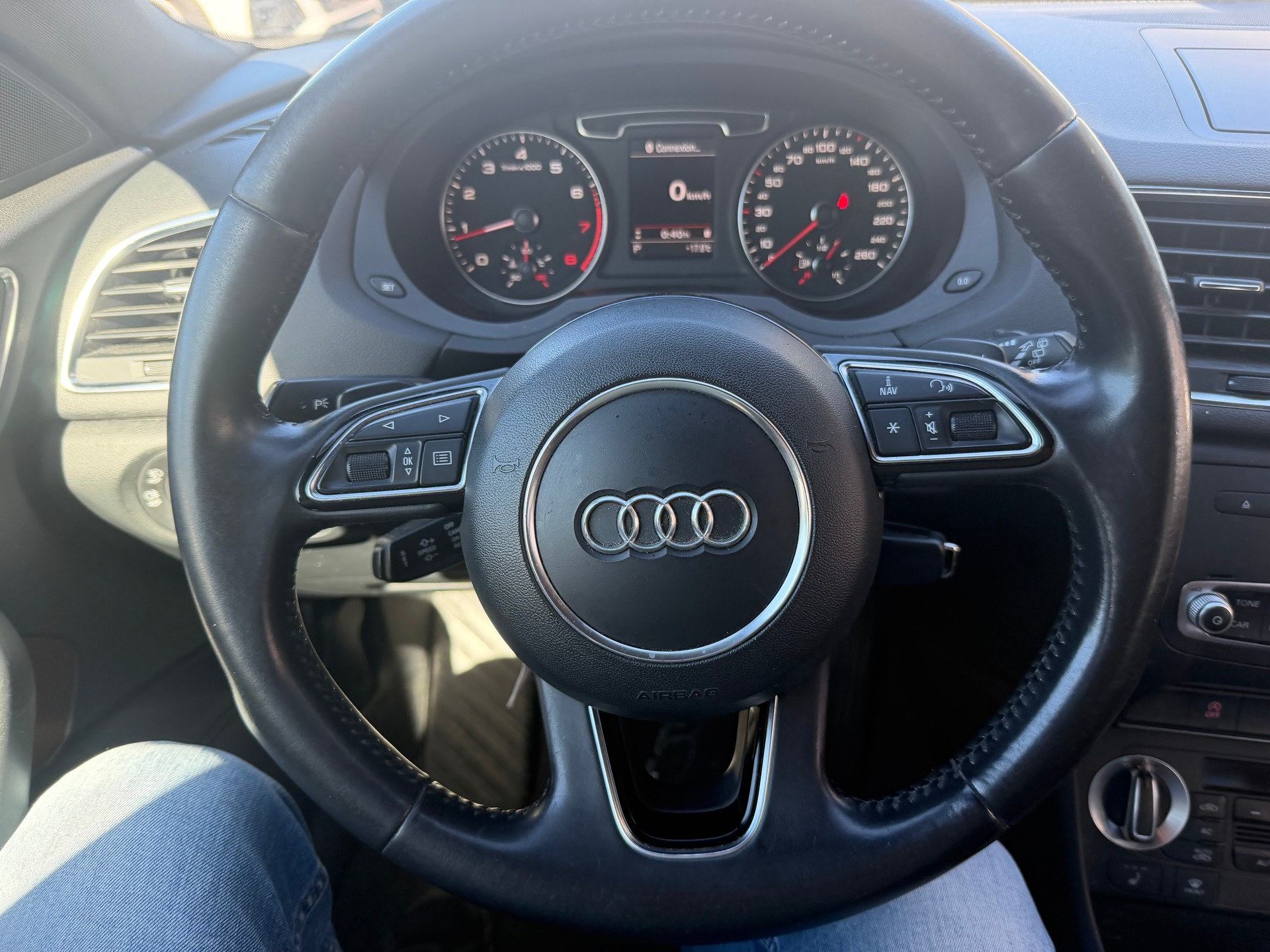 AUDI Q3 2.0 TFSI quattro S-tronic-image-11