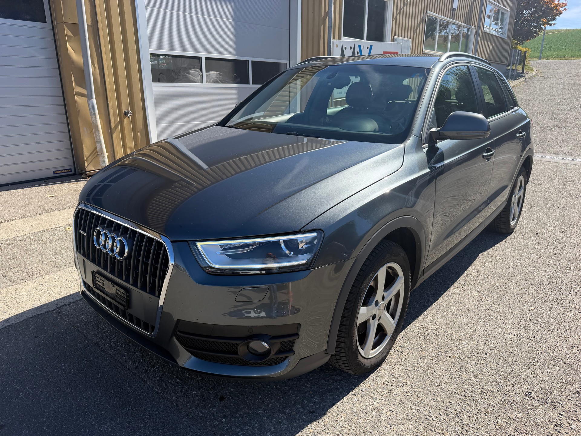 AUDI Q3 2.0 TFSI quattro S-tronic-image-9