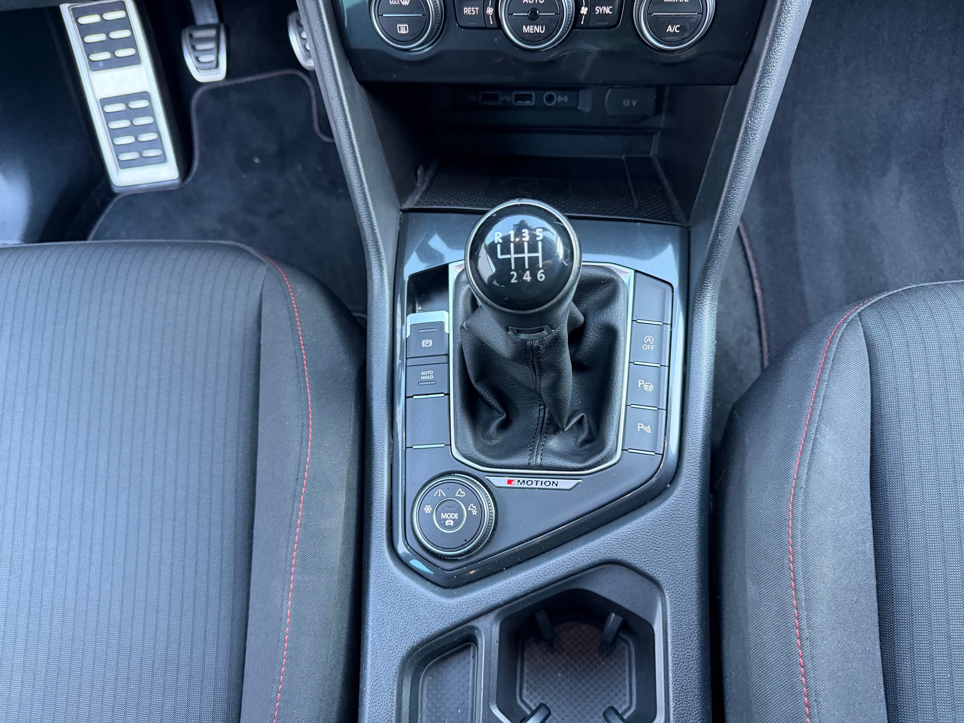 VW Tiguan 1.4TSI 4Motion-image-32