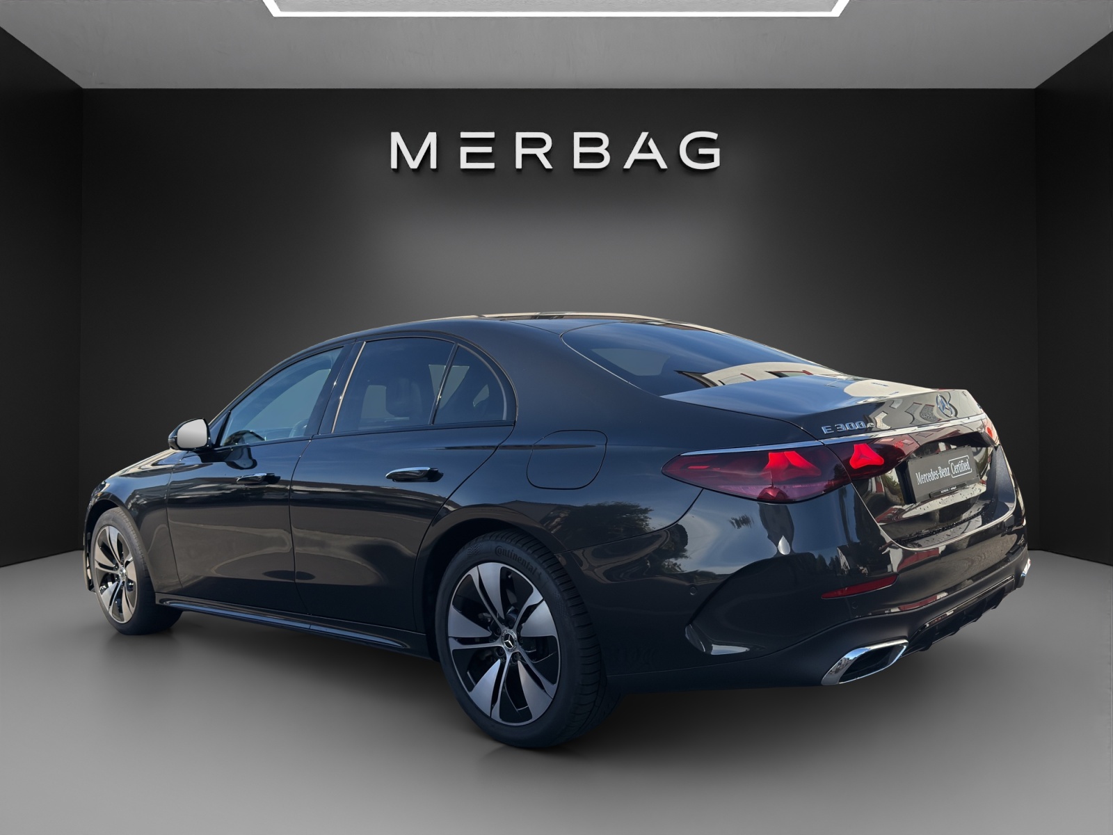 MERCEDES-BENZ E 300 e 4Matic EQ Hybrid 9G-Tronic-image-4