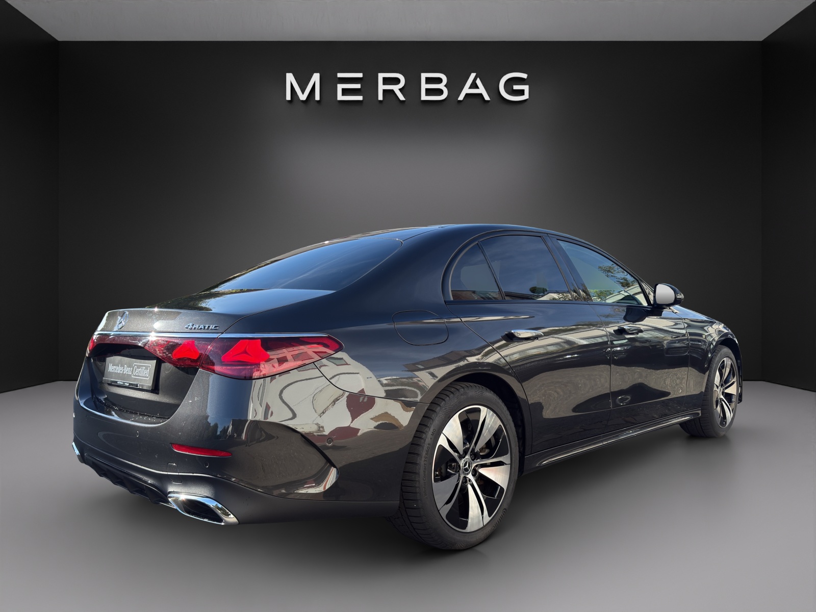 MERCEDES-BENZ E 300 e 4Matic EQ Hybrid 9G-Tronic-image-6