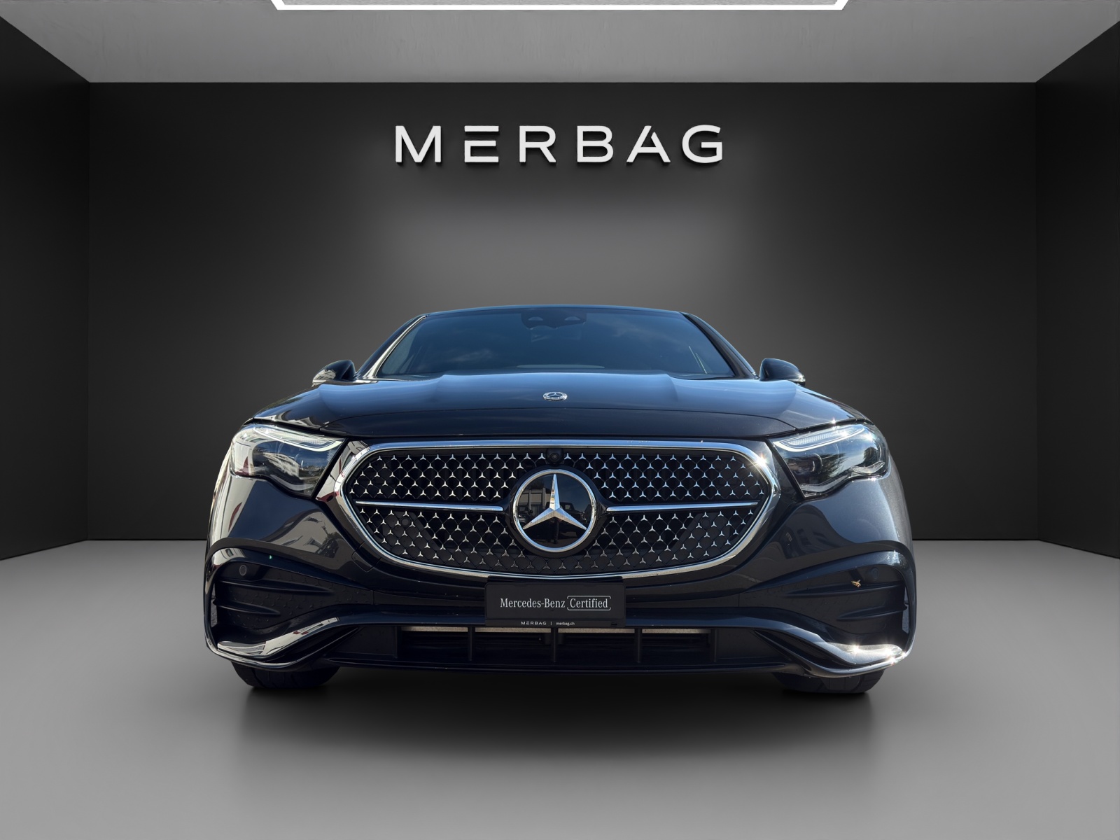 MERCEDES-BENZ E 300 e 4Matic EQ Hybrid 9G-Tronic-image-1