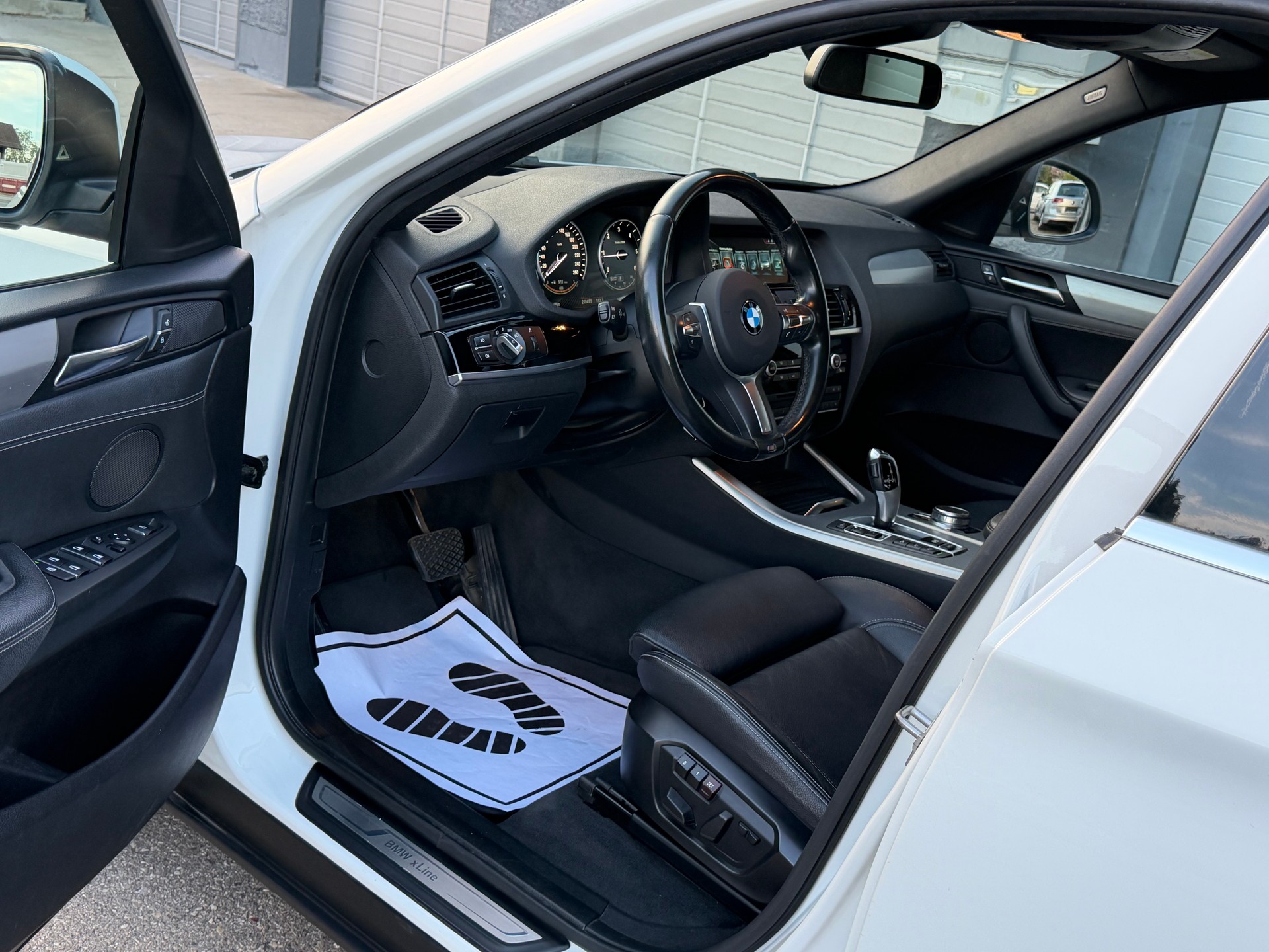 BMW X4 xDrive 20d xLine Steptronic-image-8