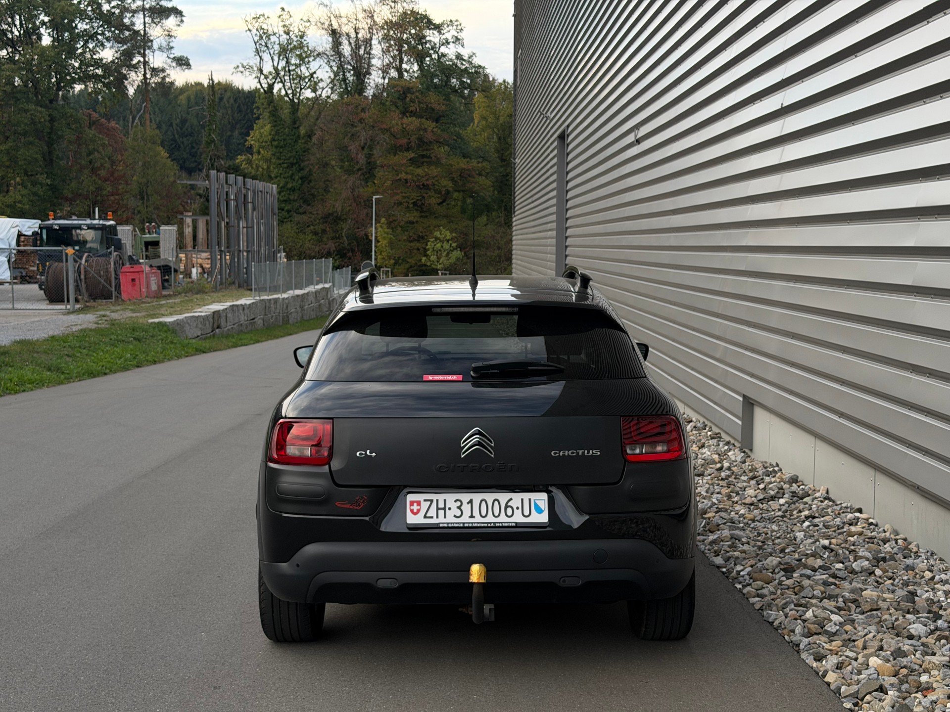CITROEN C4 Cactus 1.6 BlueHDi Shine ETG6-image-3